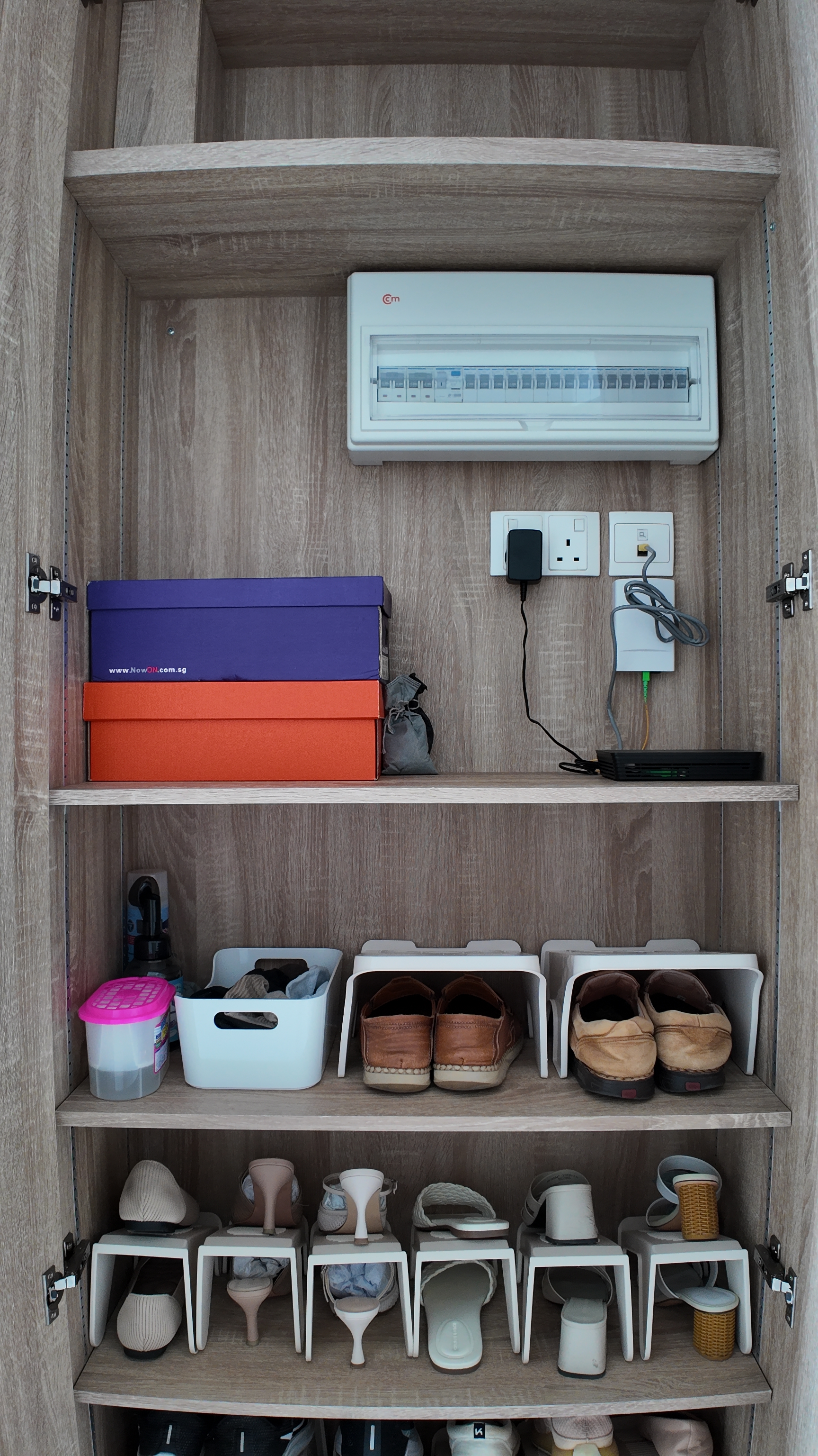 Functional-Storage-Solutions:-A-Peek-into-Our-Simple-Entryway
