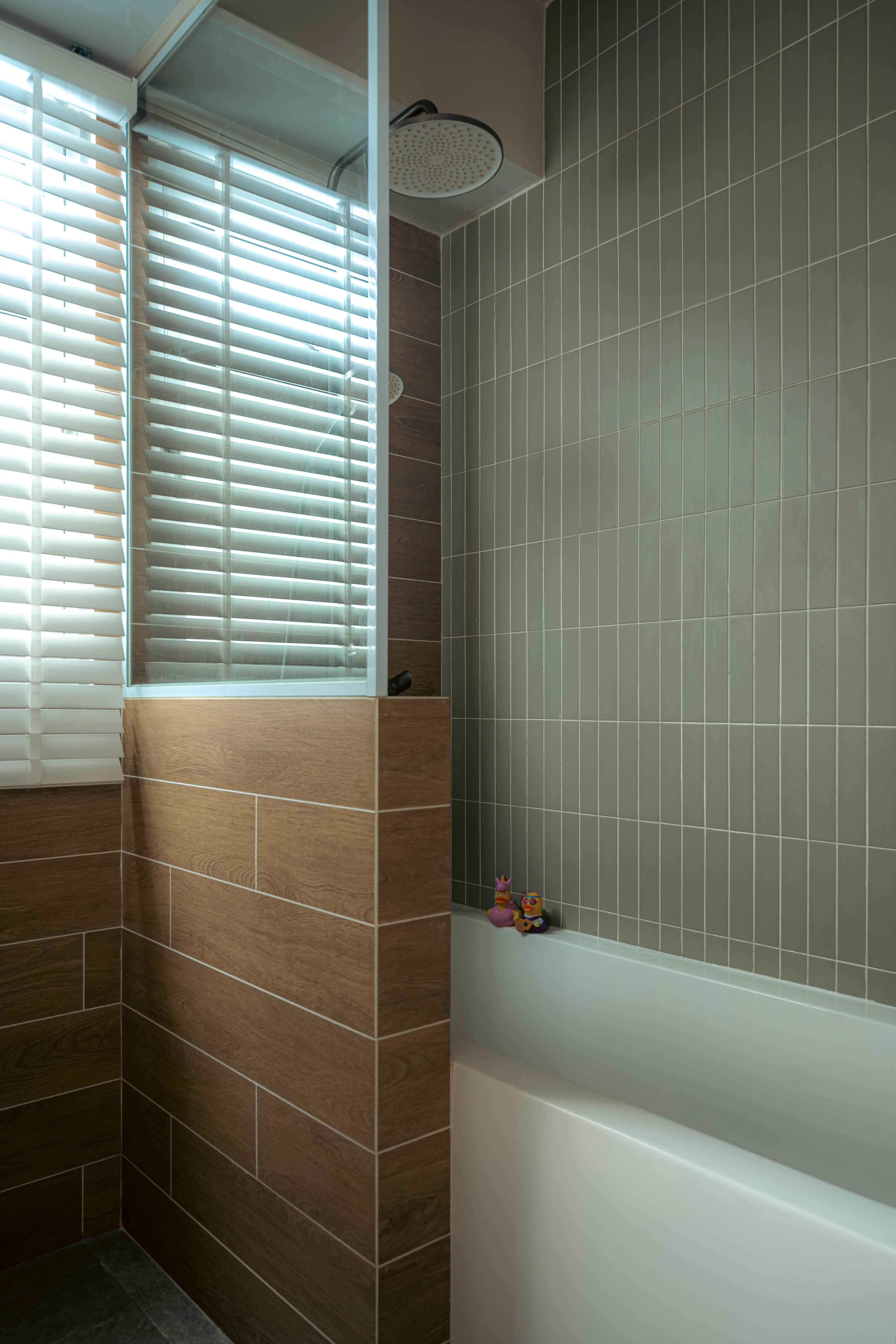 His & Hers Bathrooms - Design ideas to make your bathrooms memorable  - Bathtub, shower, window, blinds, light, tiles, wooden