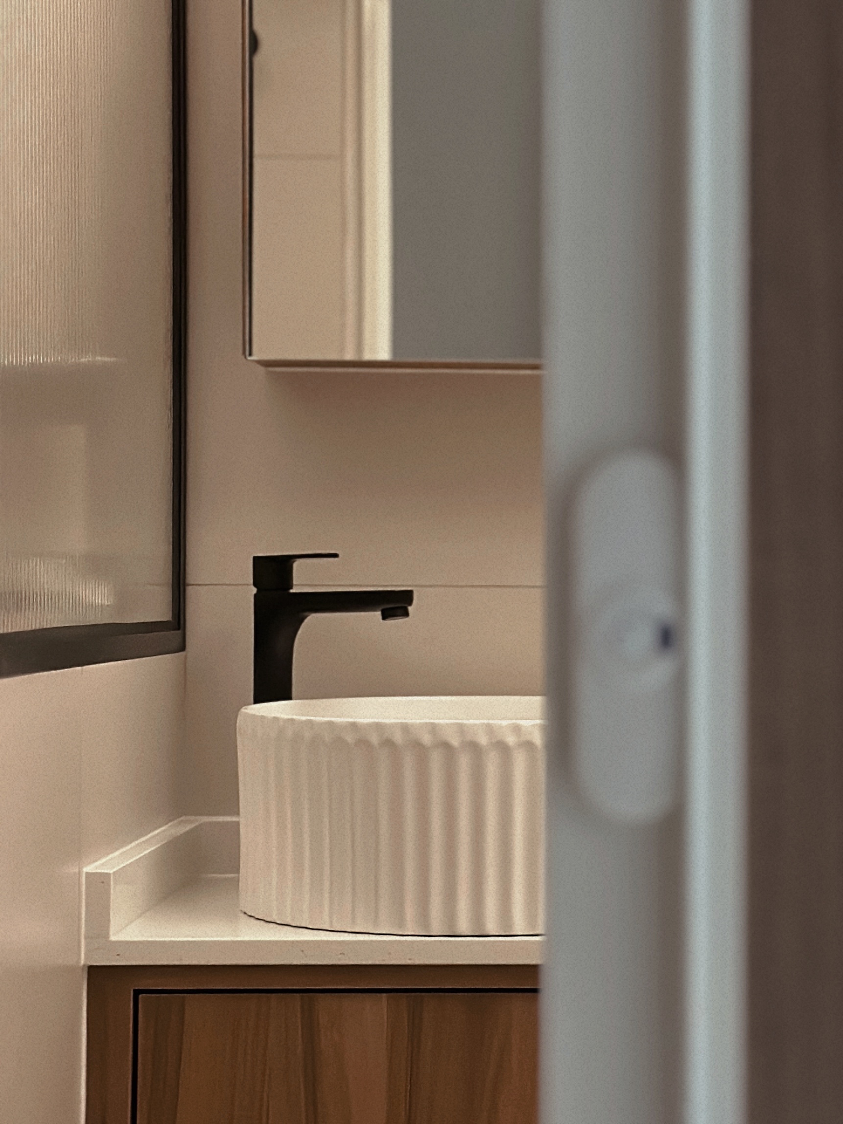 Getting Ready/Unready Without A Dressing Table