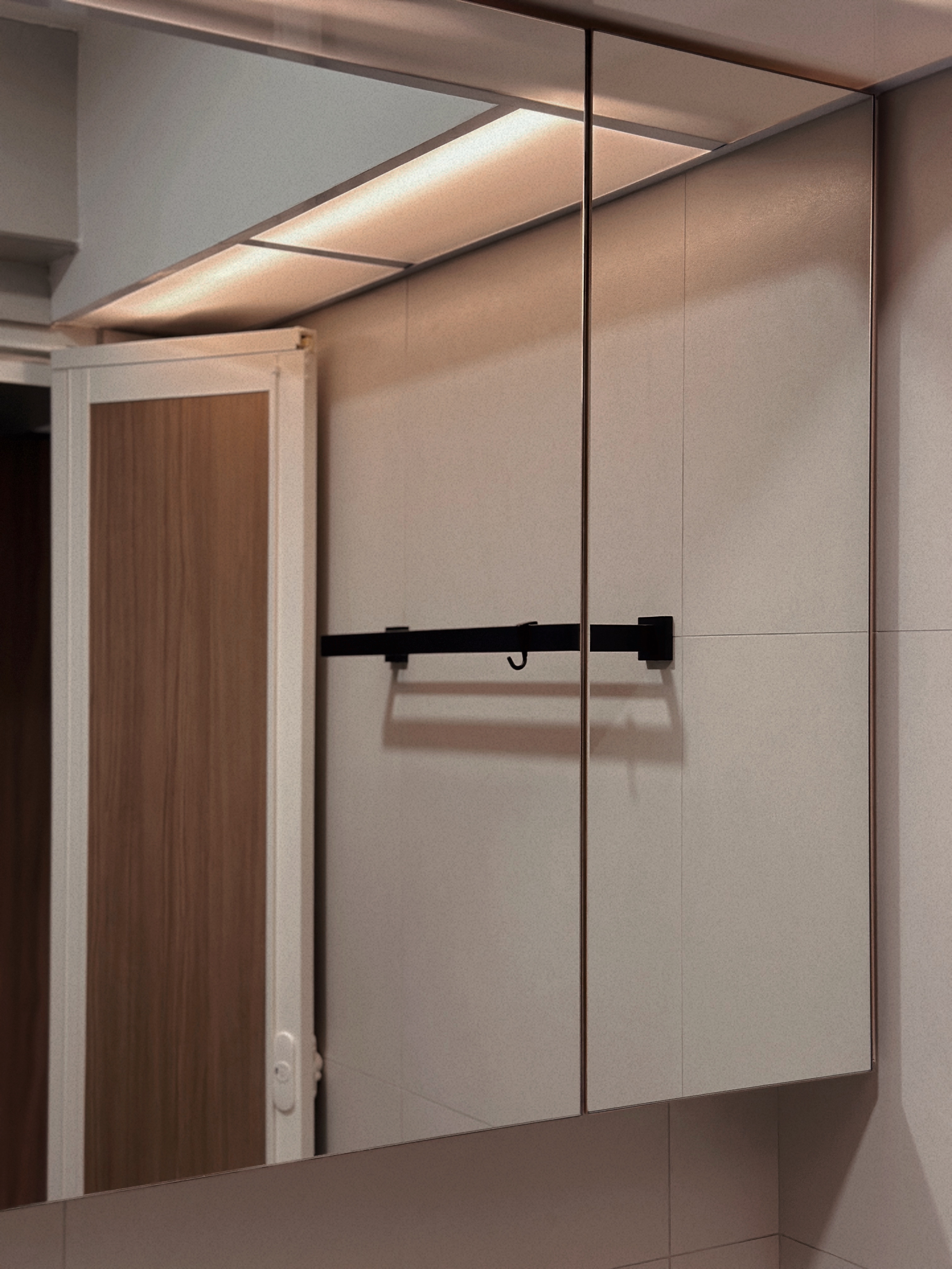 Getting Ready/Unready Without A Dressing Table