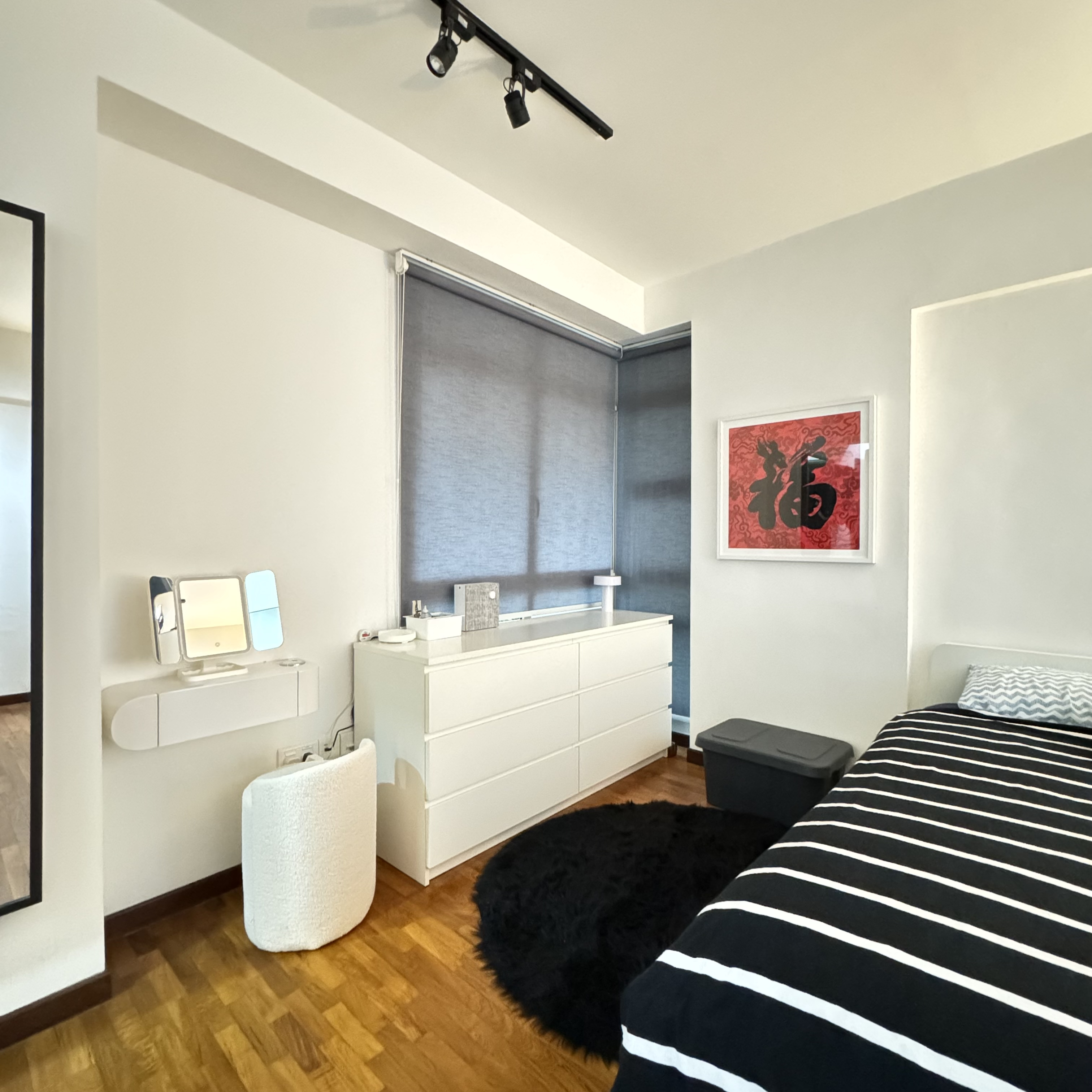 Minimalist Vanity Area: A Simple, Clean Sanctuary for Self-Care