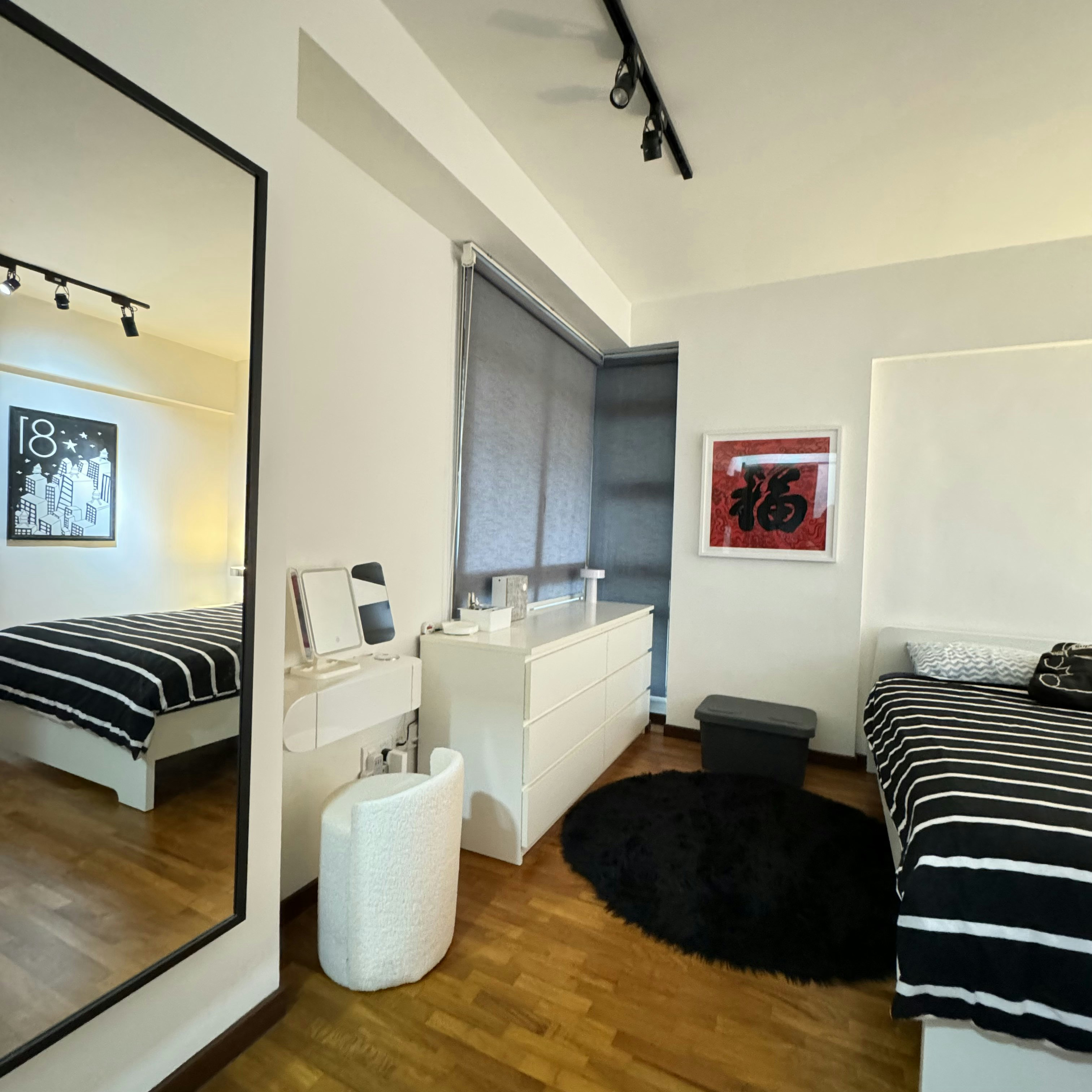 Minimalist Vanity Area: A Simple, Clean Sanctuary for Self-Care