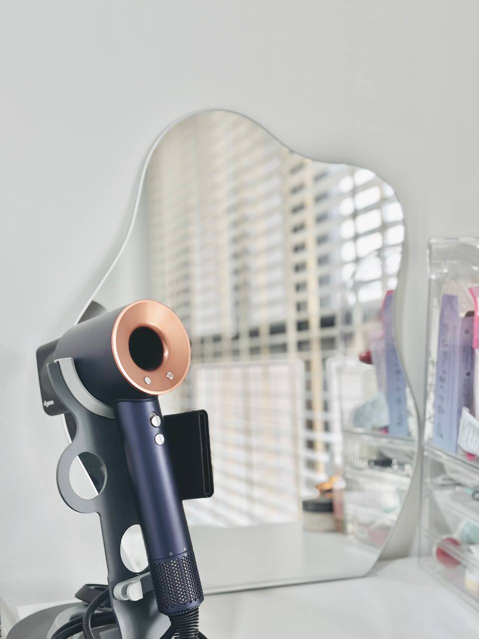 Simple and Minimalistic vanity space for under $400