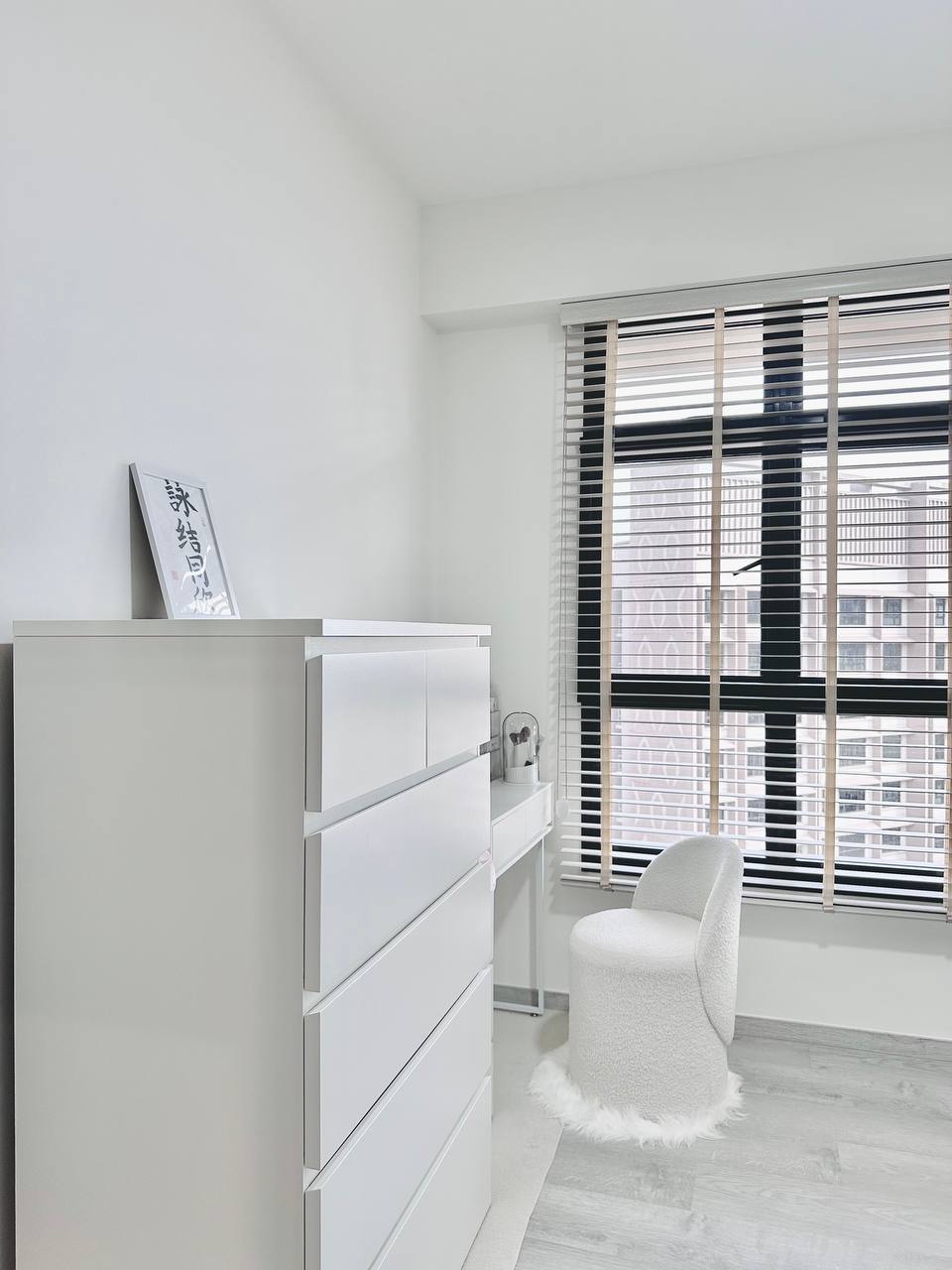 Simple-and-Minimalistic-vanity-space-for-under-$400