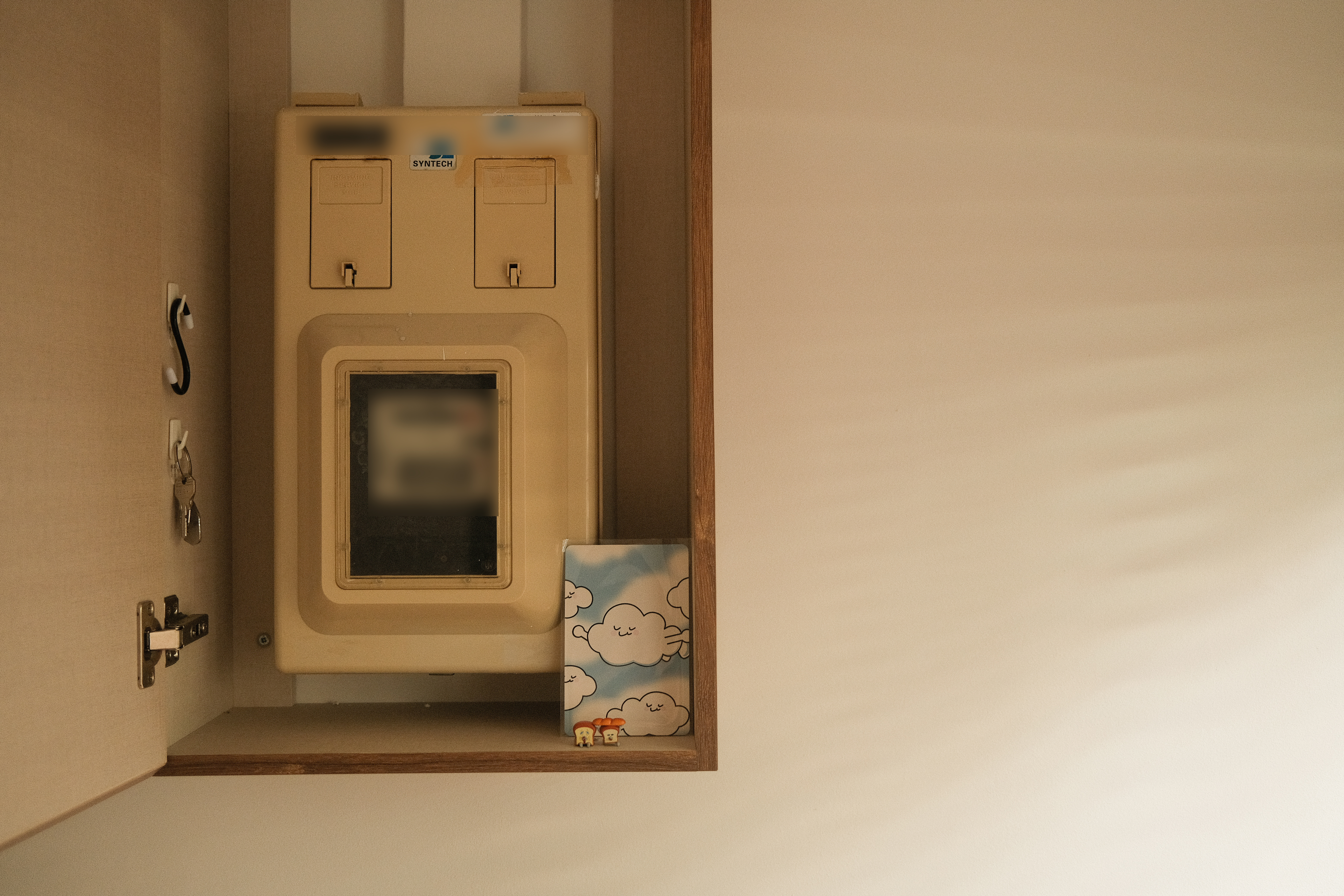 More Than an Entryway: Our Love-Hate Relationship with the Recess Area