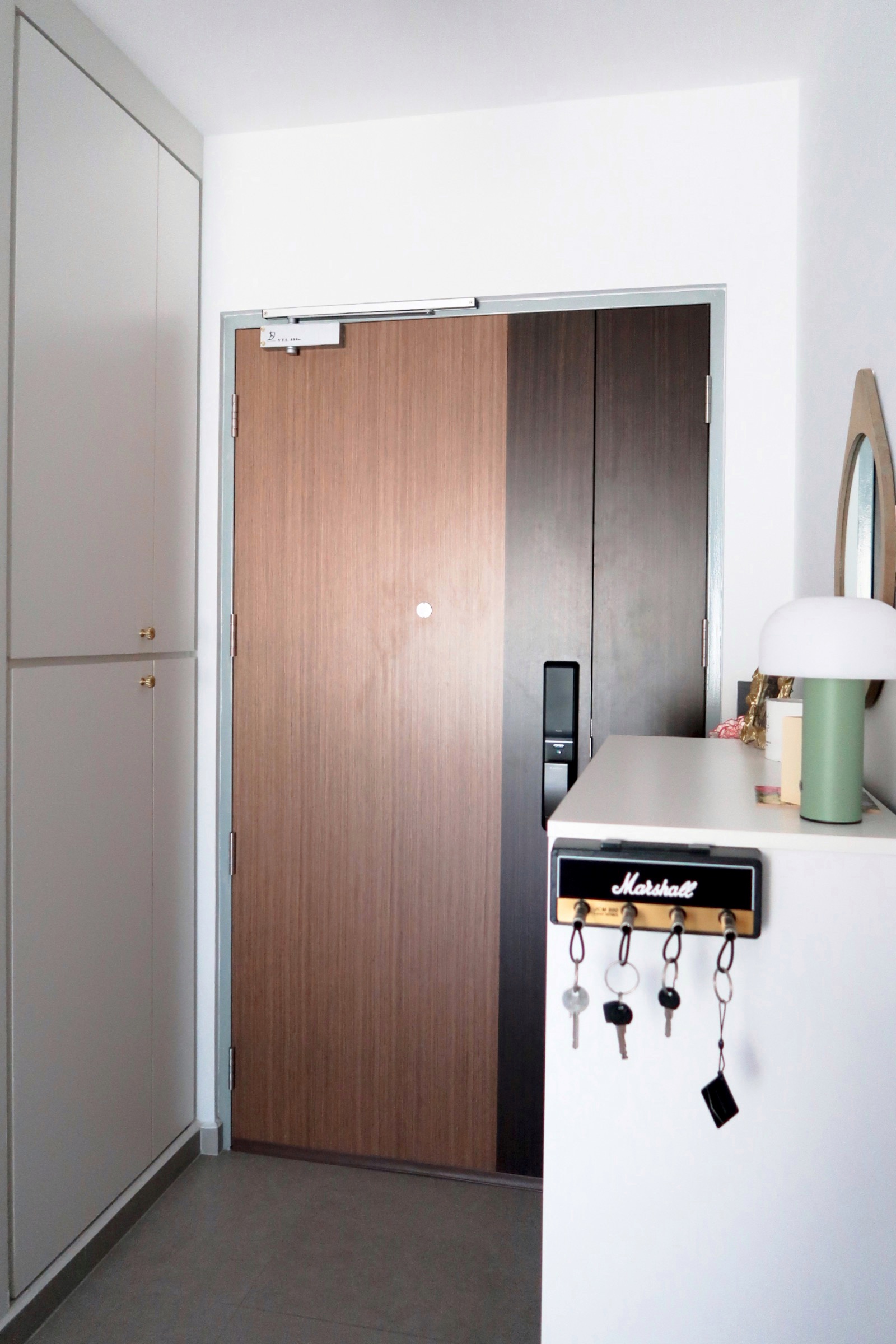 Our-Simple-Foyer-With-No-Built-Ins-(WIP)