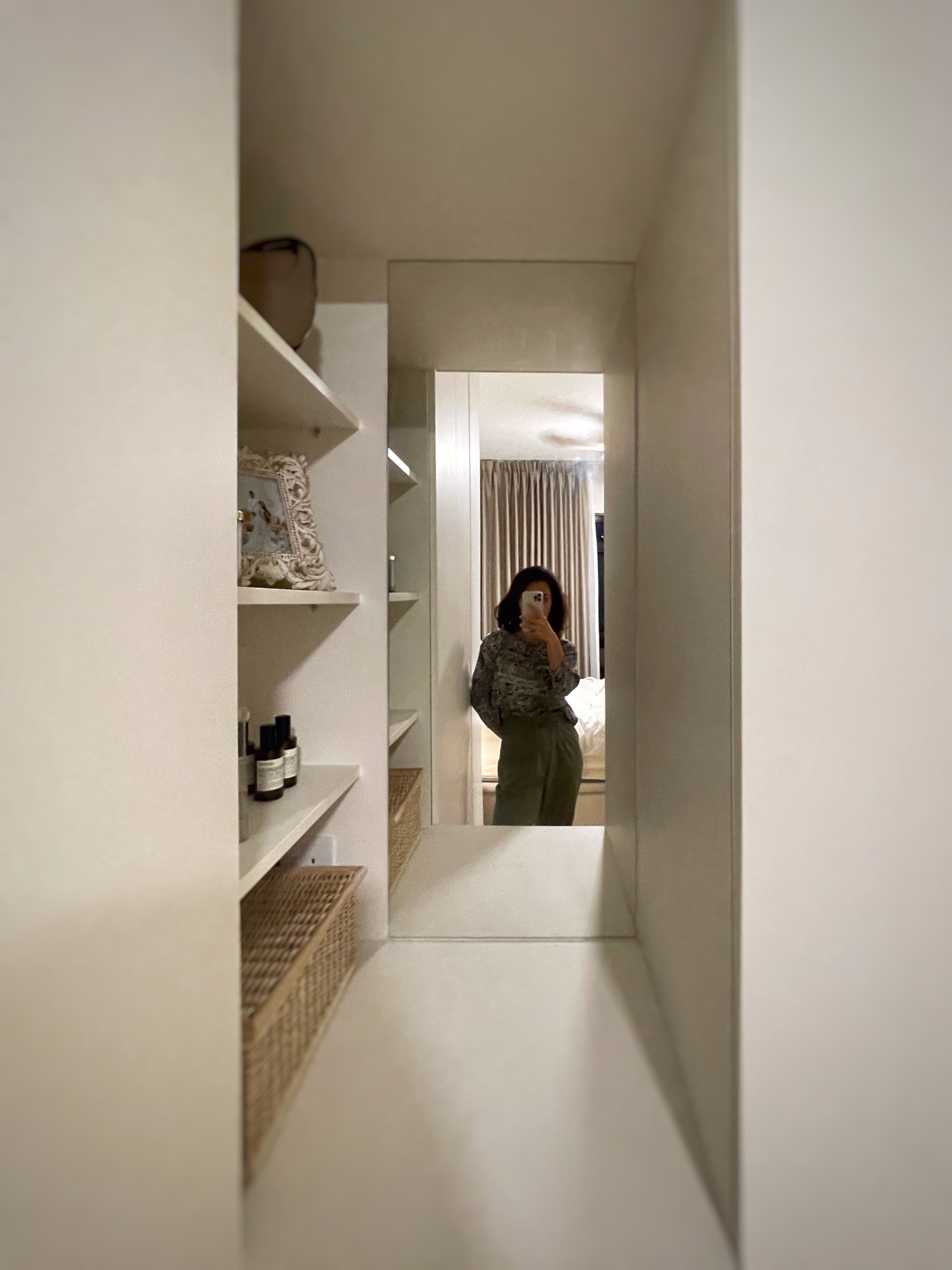 Vanity: a Minimalist Beauty Bar