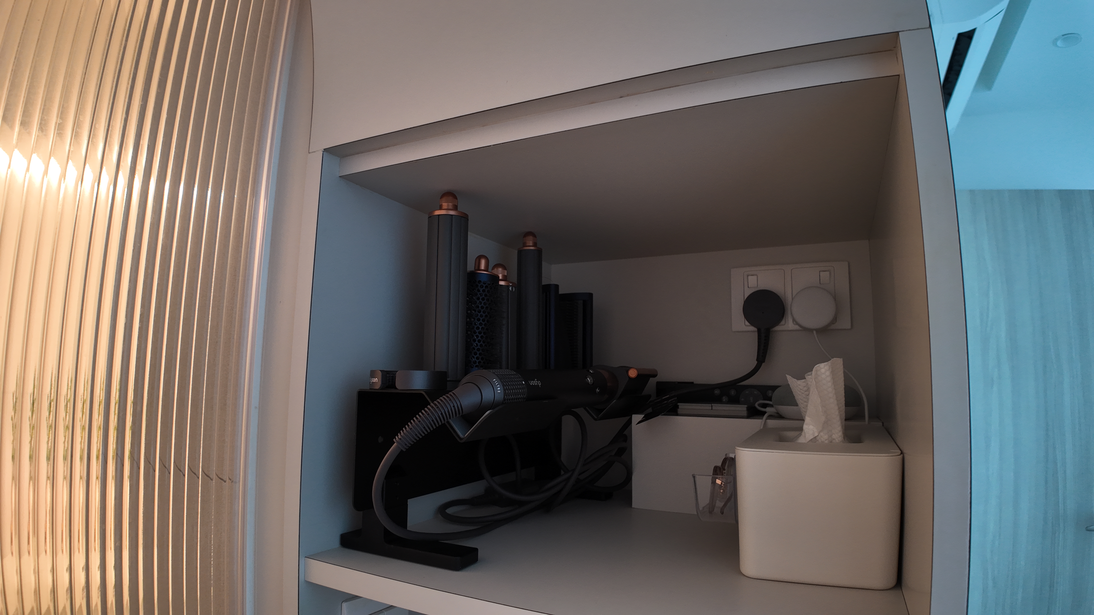 Simple Standing Vanity: Hotel-Inspired Style