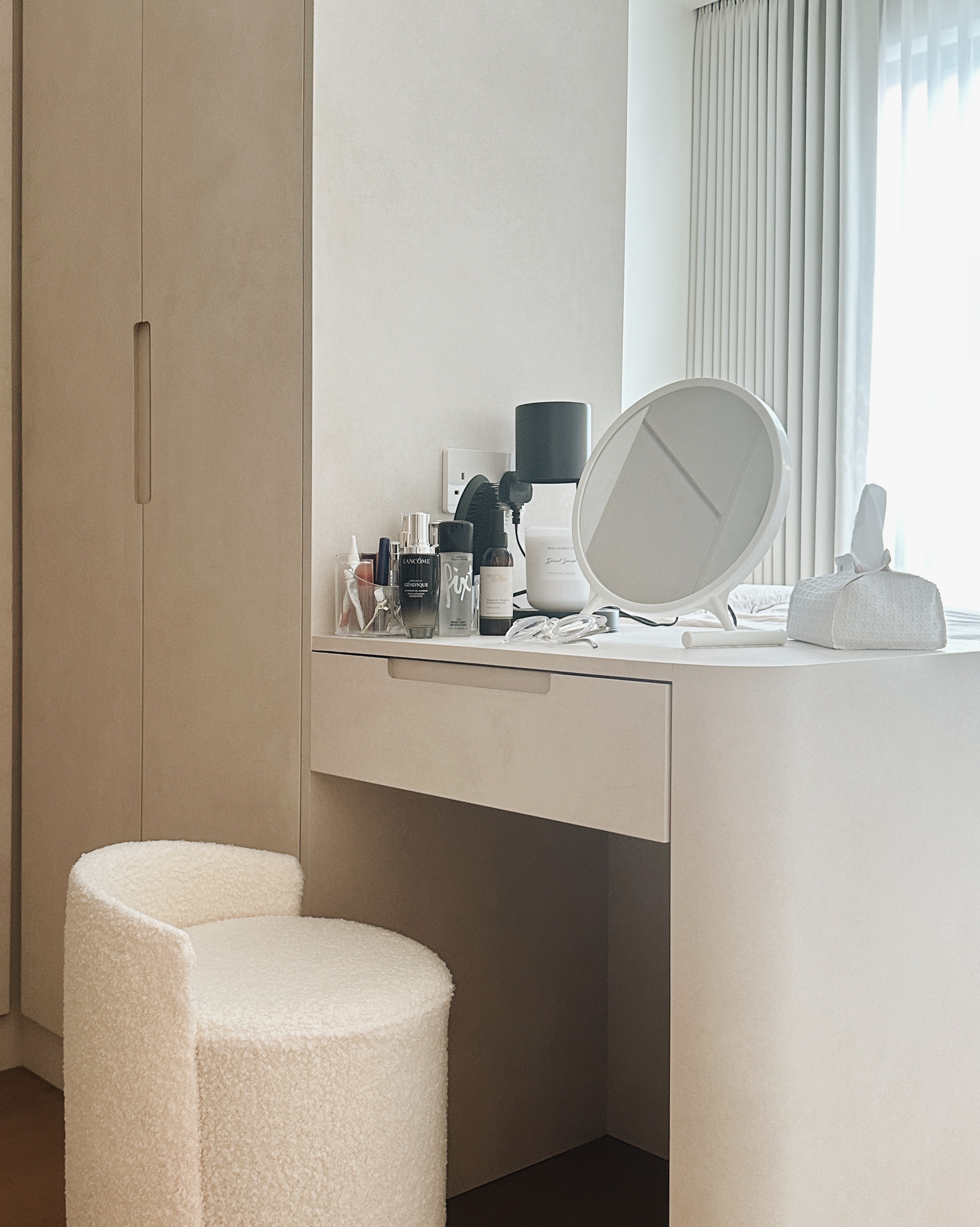 Minimalist Comfort: My Soft-Neutral Vanity Setup