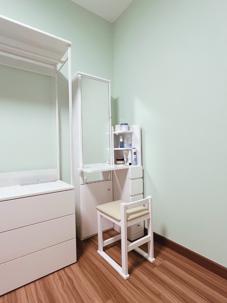 Vanity Area | Clean Lines | 5rm BTO in Tampines