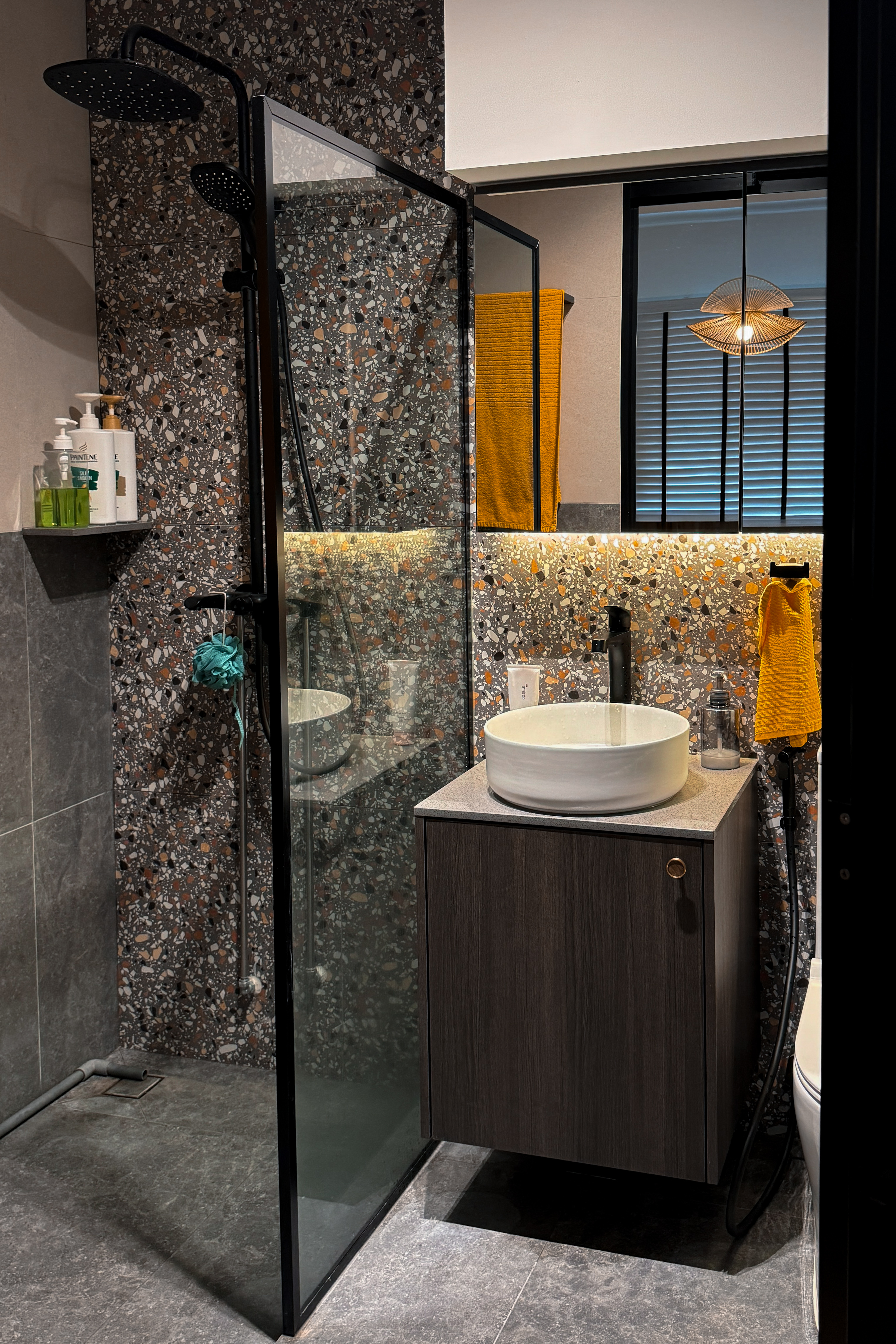 Before & After: A Simple Vanity for Master Bathroom!