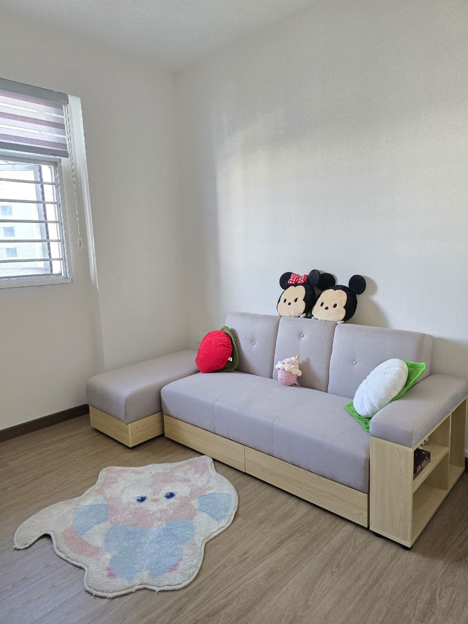 The Ultimate Multi-Use of Common Room: Storage + Playroom