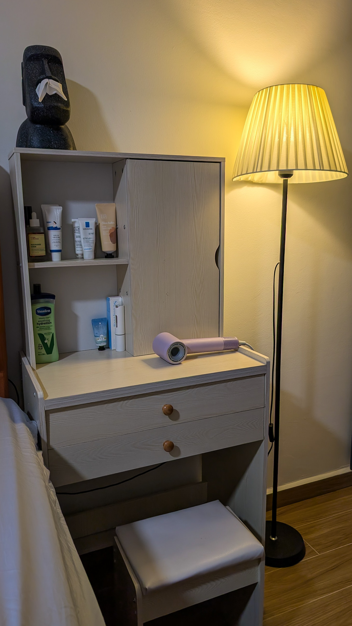 Our vanity areas: keeping clutter away with Taobao finds