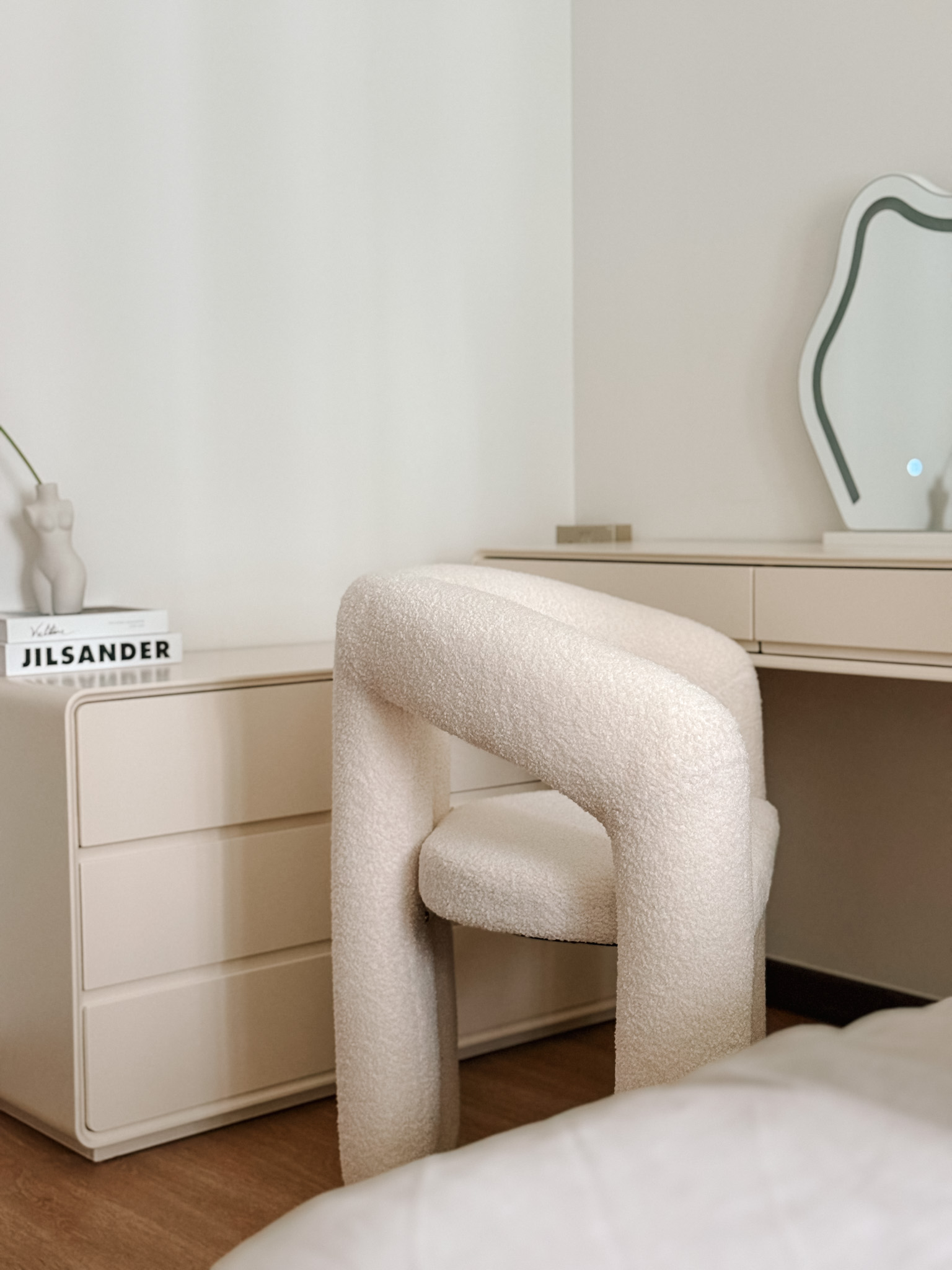 Our cosy Taobao vanity corner under $500, with custom drawers!