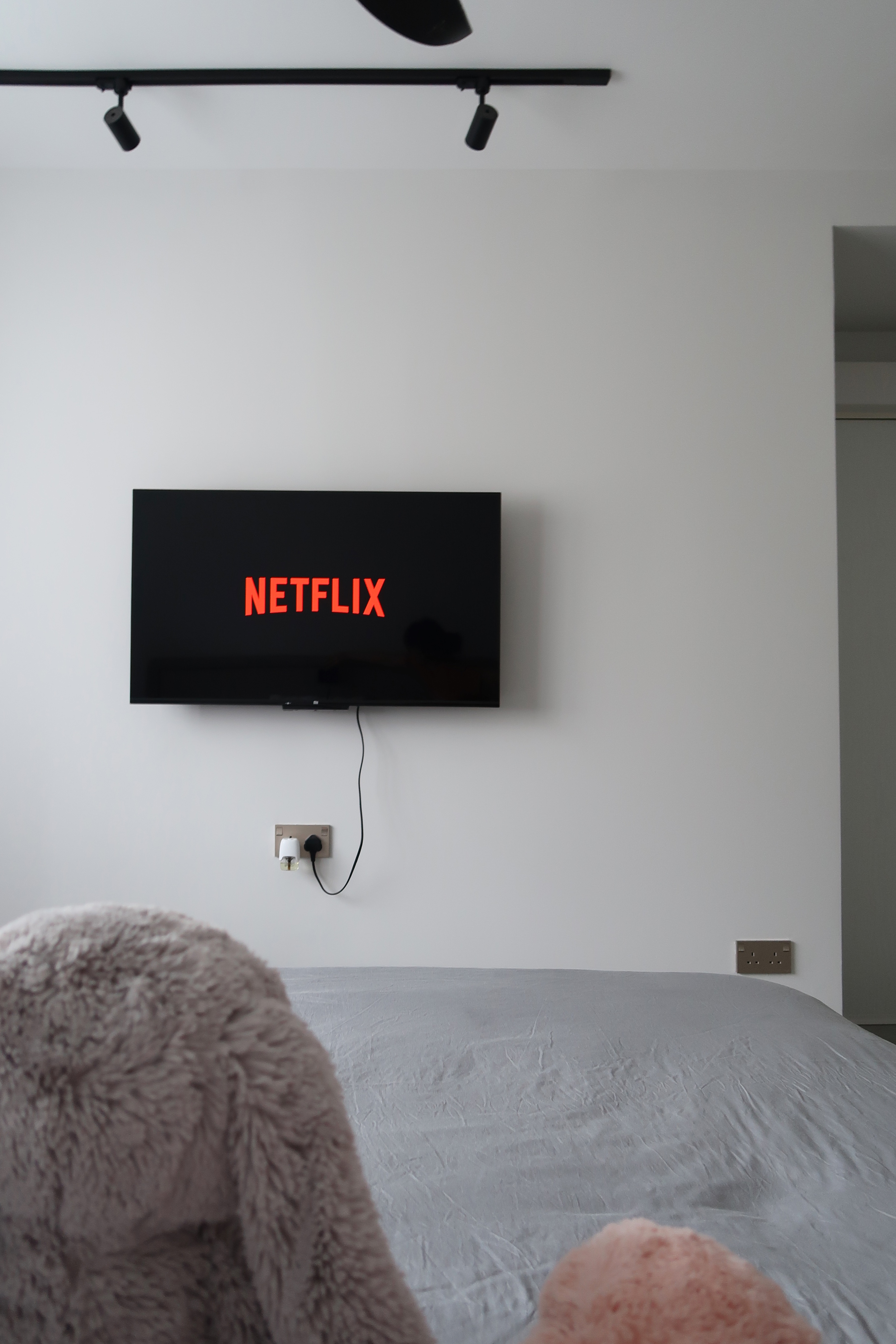 Catch Some Z’s In Our Minimalistic Bedroom