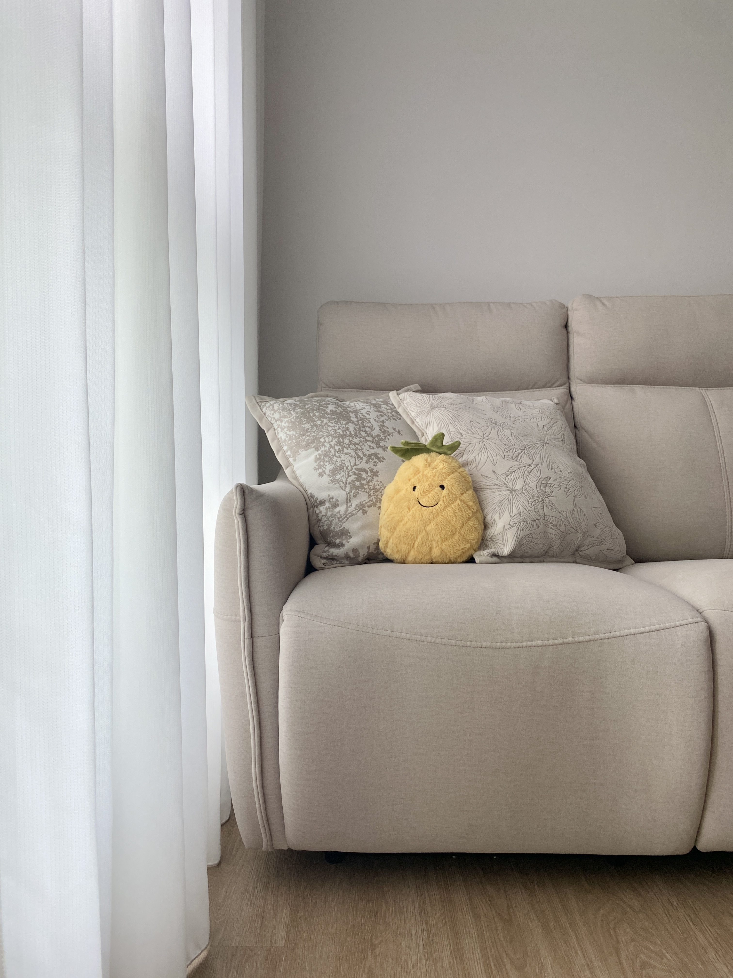 Living Room: Creating A Neutral Palette Home With HDB's Vinyl Flooring