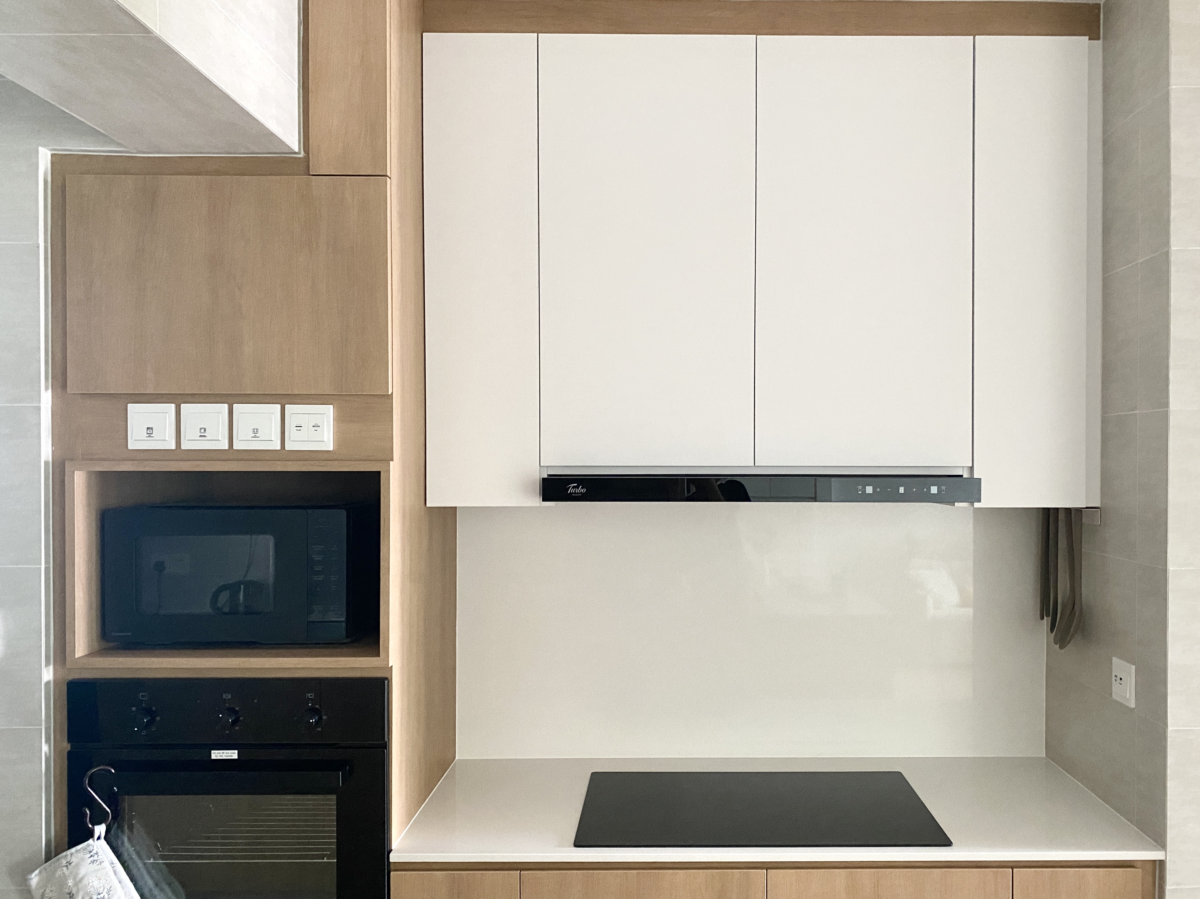 Renders VS Reality: Minimalist Kitchen Edition