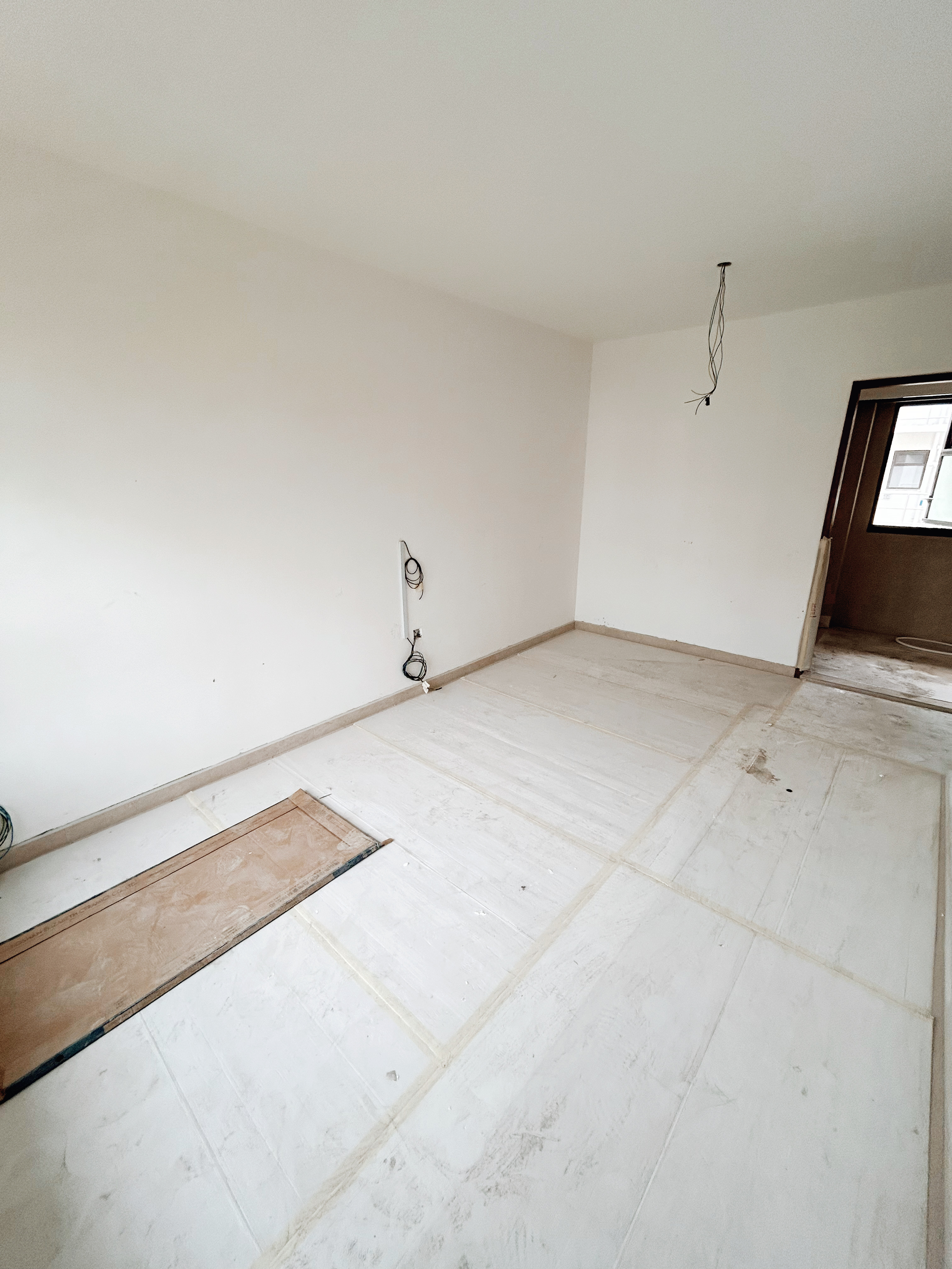 Creating-a-Furkid-Friendly-Bedroom-@Loafy.Haus