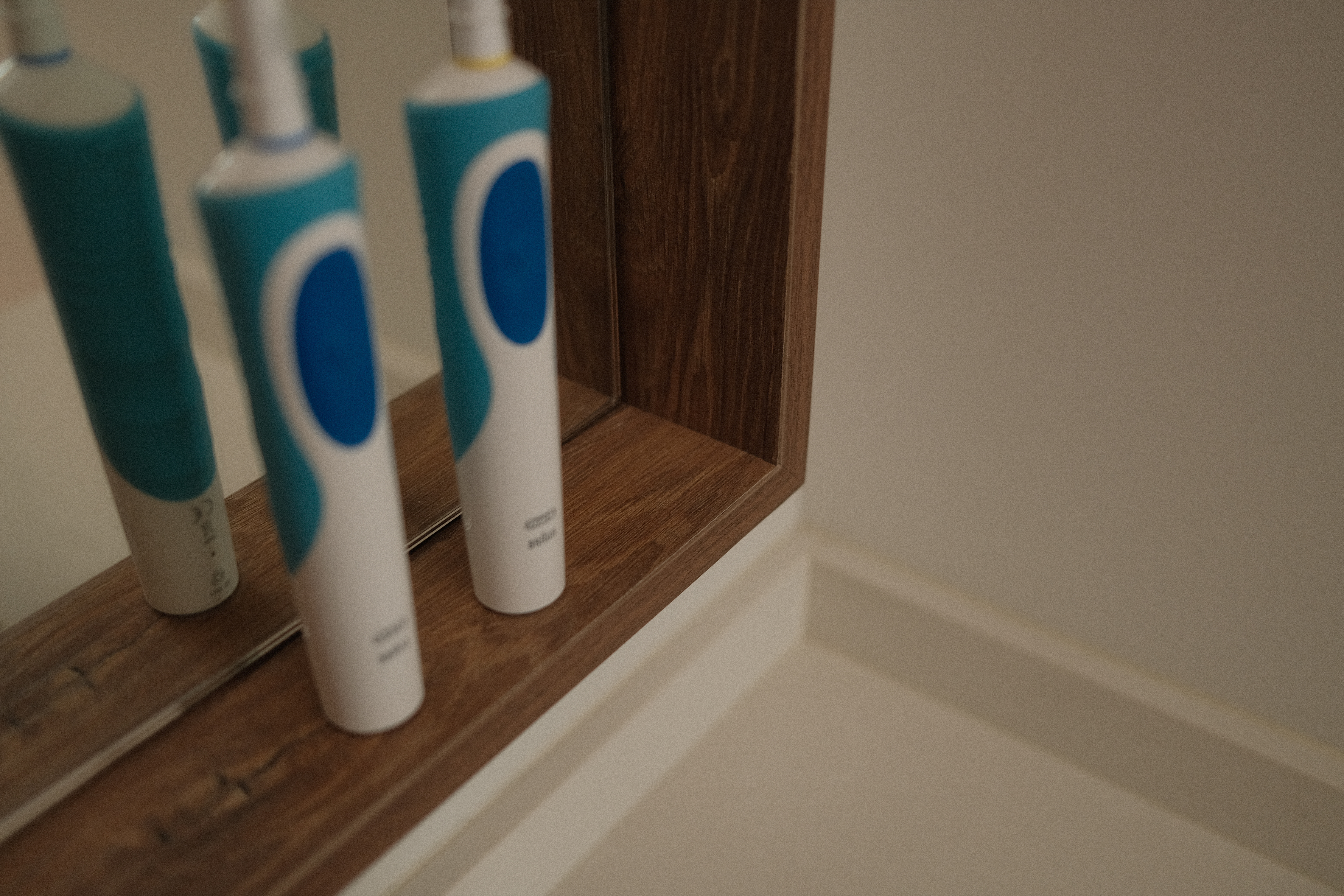 Elegant Minimalism: A Thoughtfully Designed Vanity Space