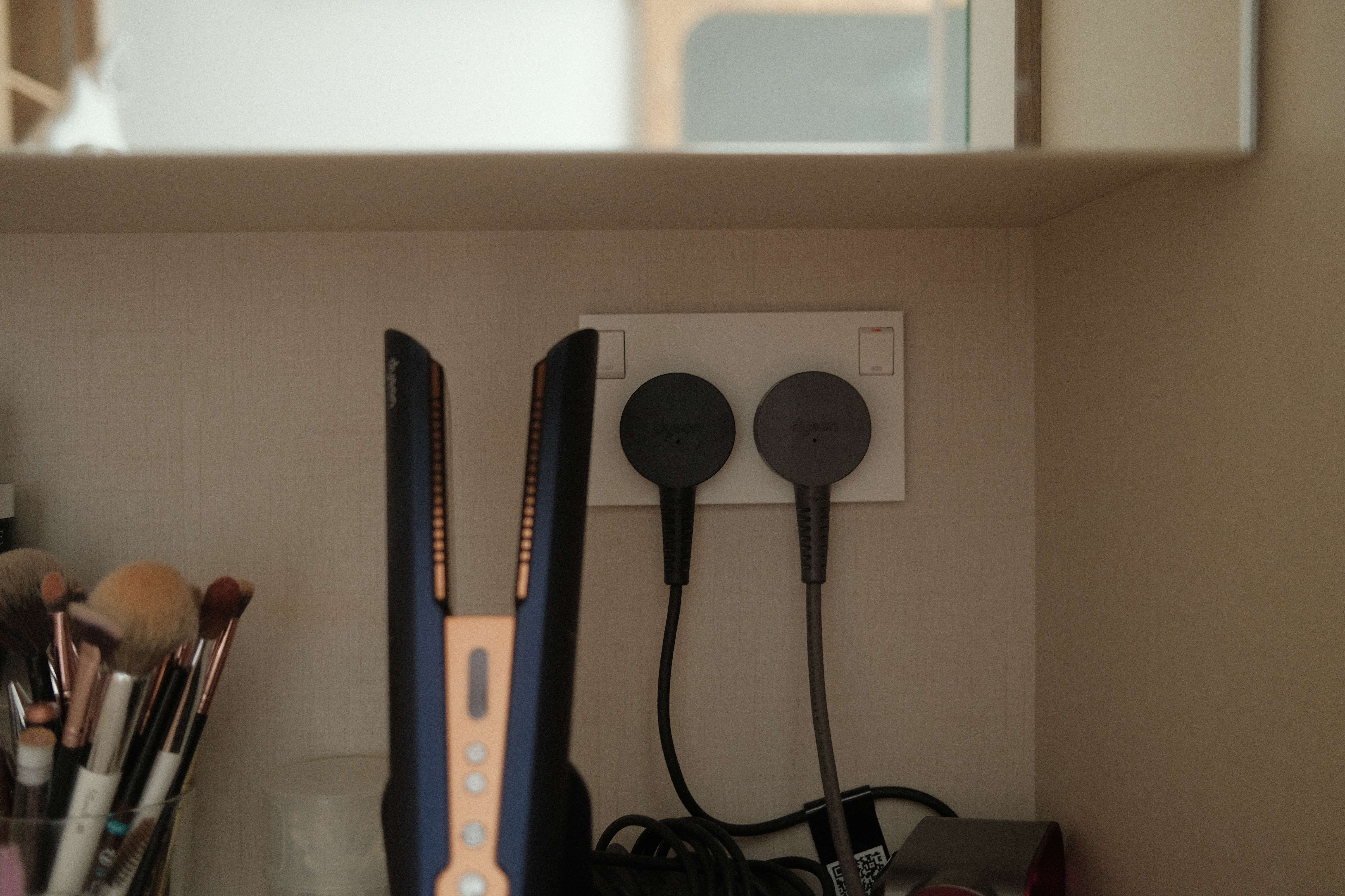 Elegant Minimalism: A Thoughtfully Designed Vanity Space