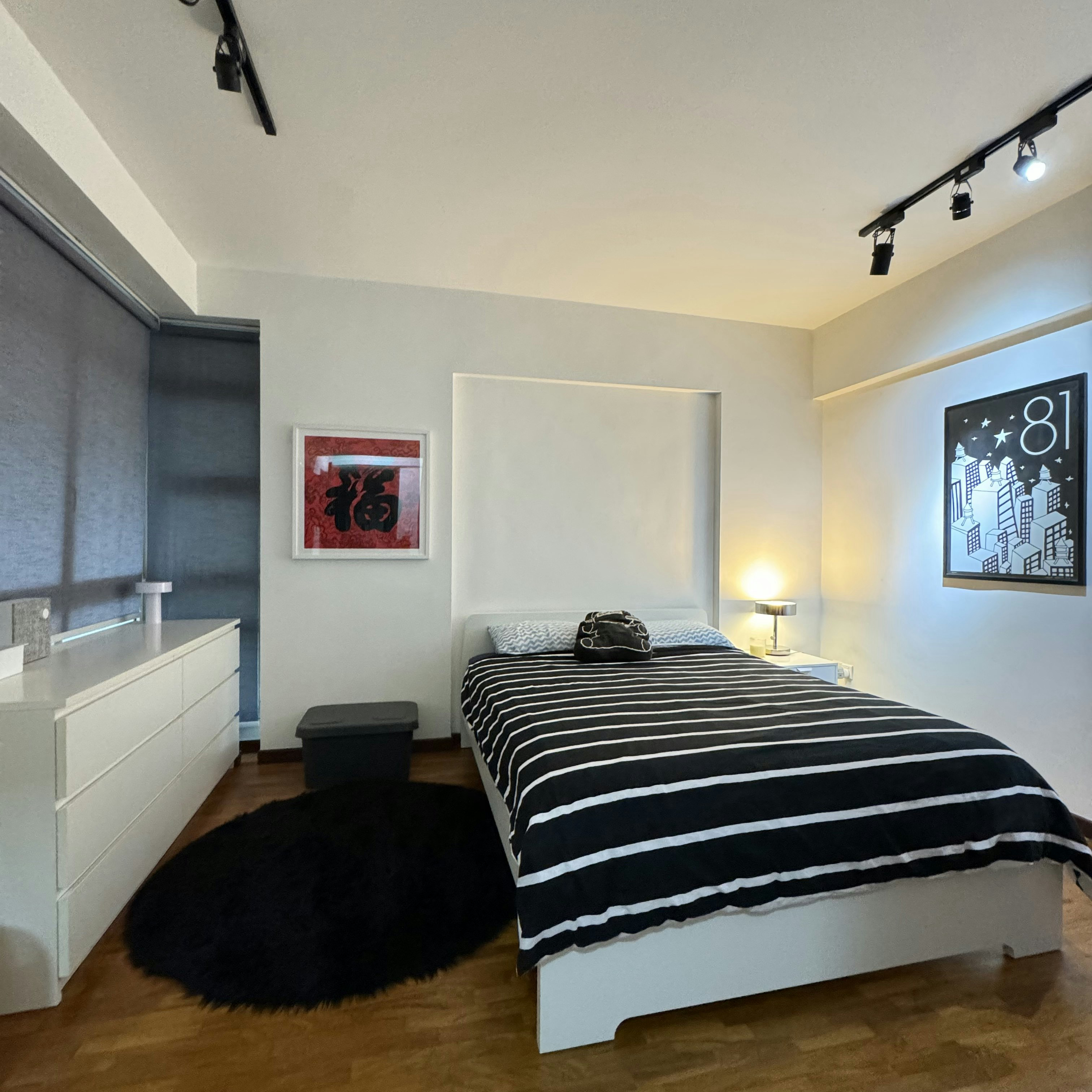 Minimalist-Bedroom:-Simple-and-Monochrome-Elegance-under-$4k