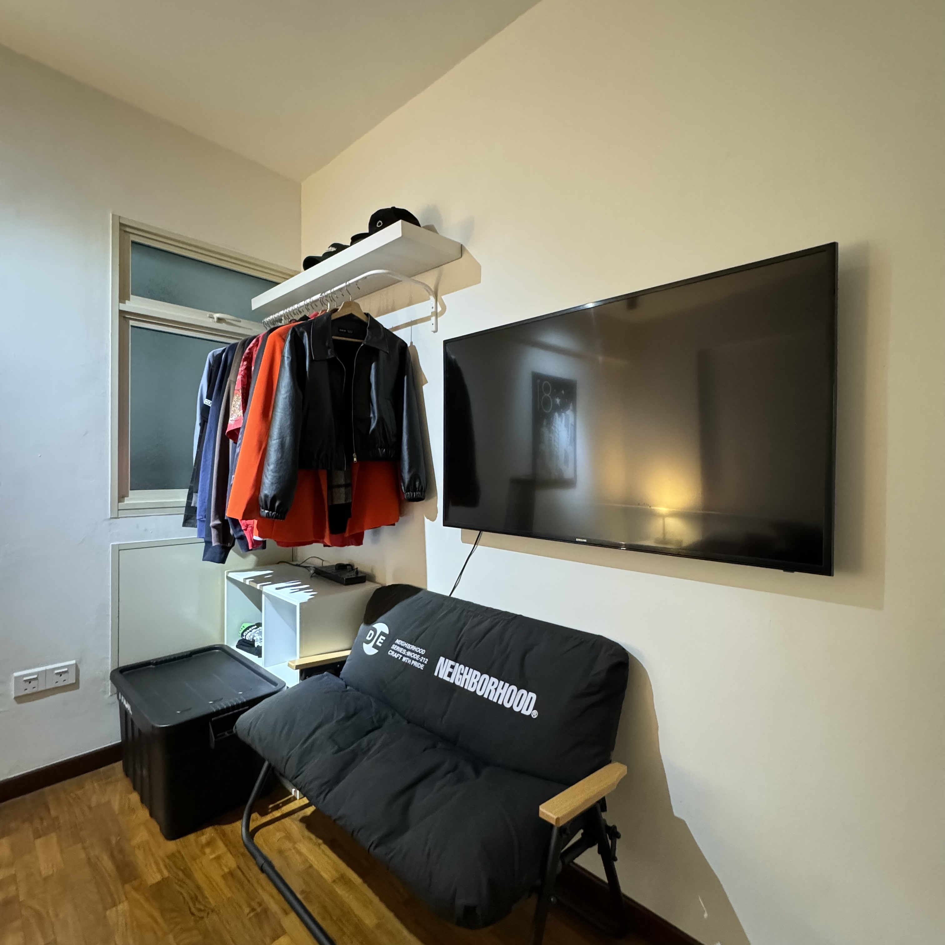 Minimalist Bedroom: Simple and Monochrome Elegance under $4k