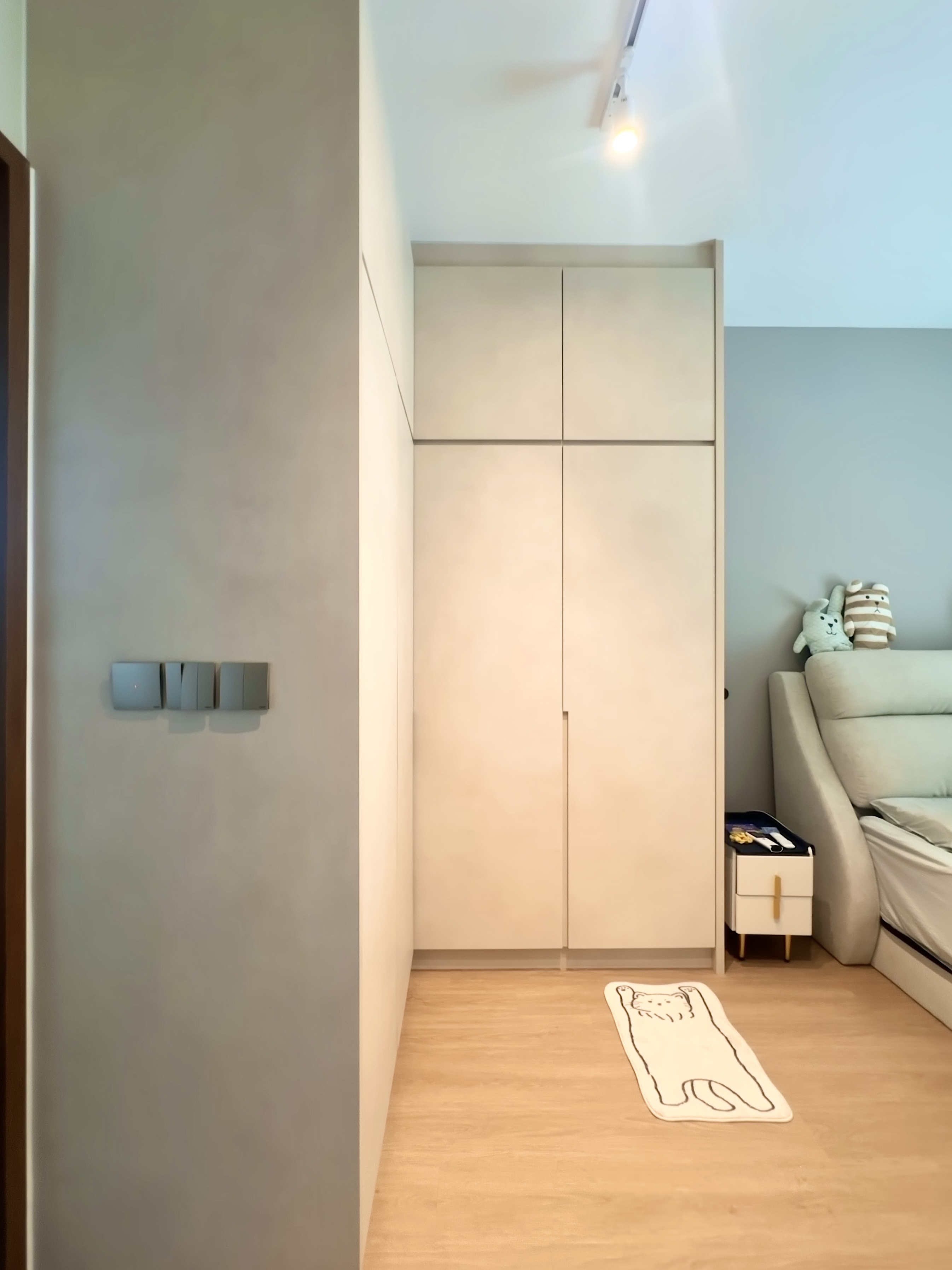 Designing A Cozy & Minimalistic Bedroom | Tampines