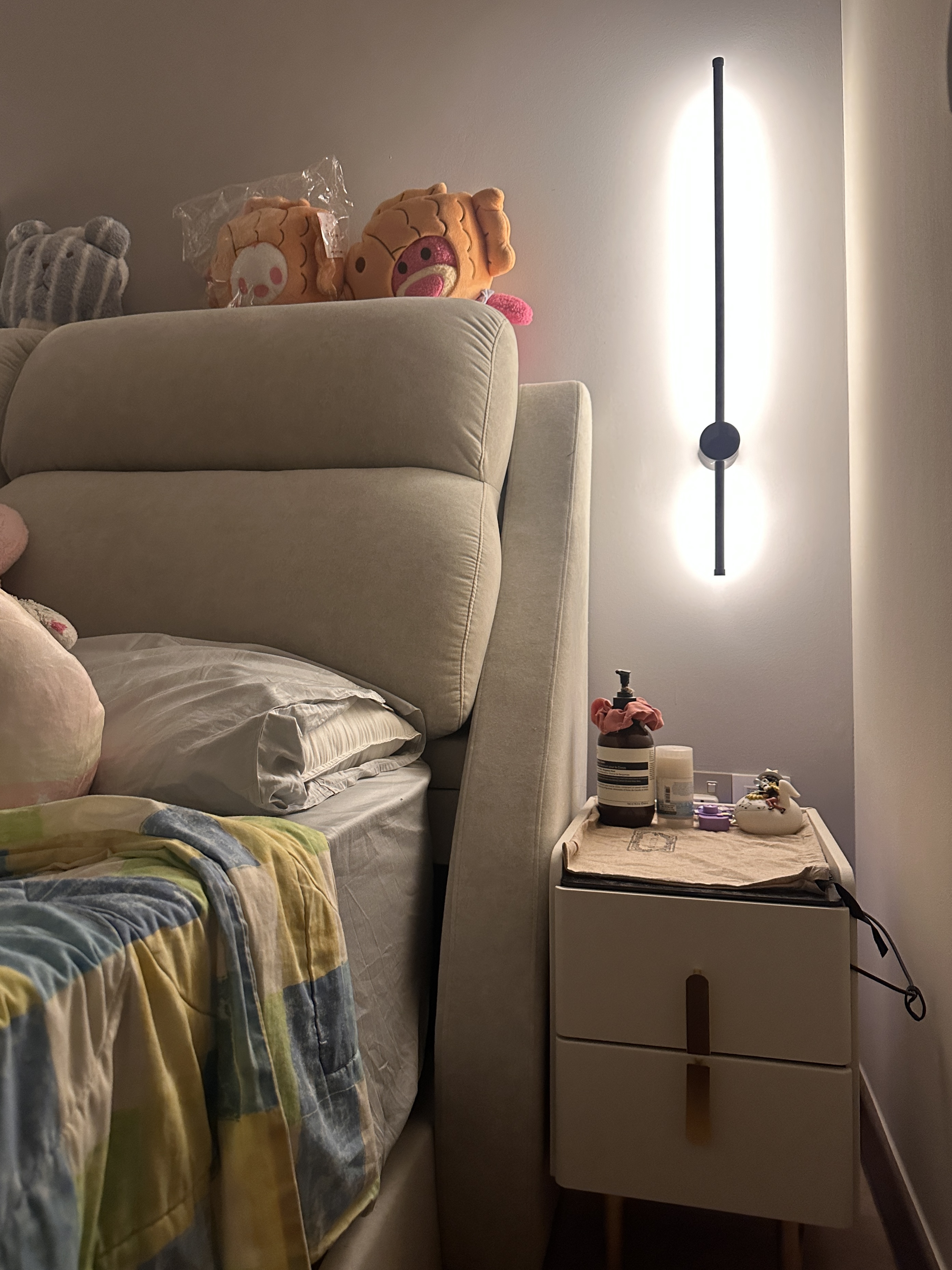 Designing A Cozy & Minimalistic Bedroom | Tampines