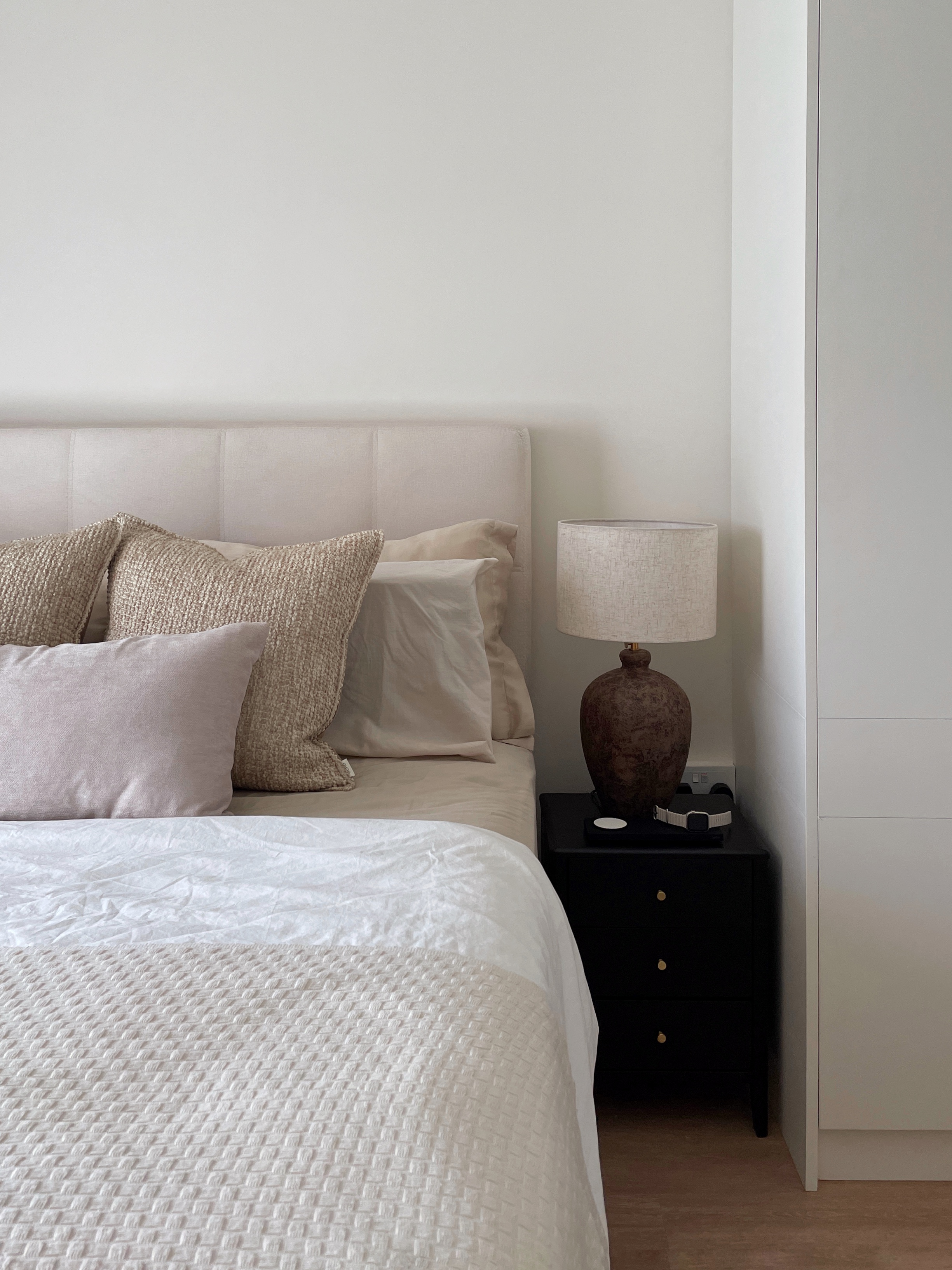 Bedroom:-A-Neutral-Play-with-Layers-&-Textures