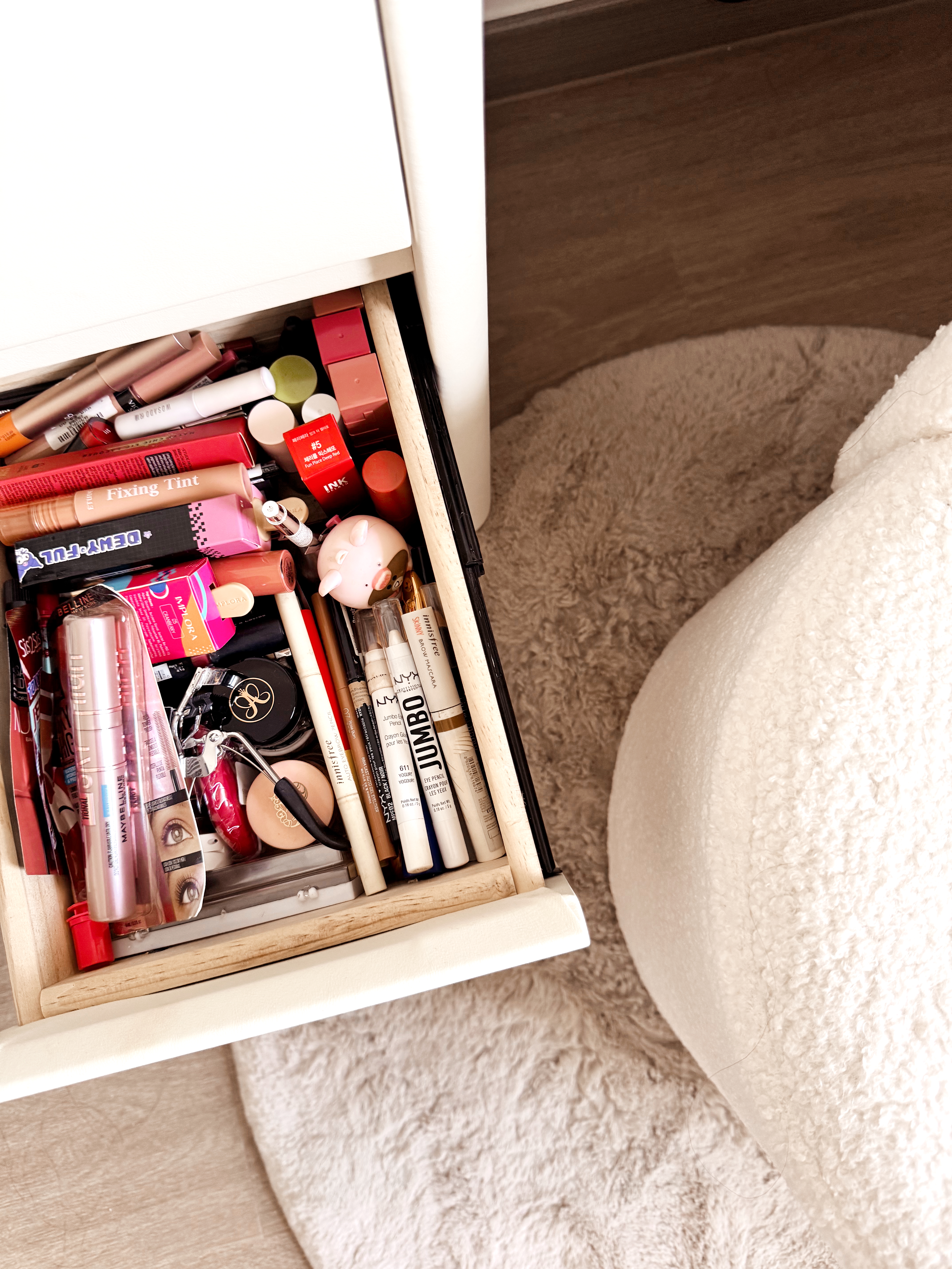 Creating a Cosy Vanity Space Under $500