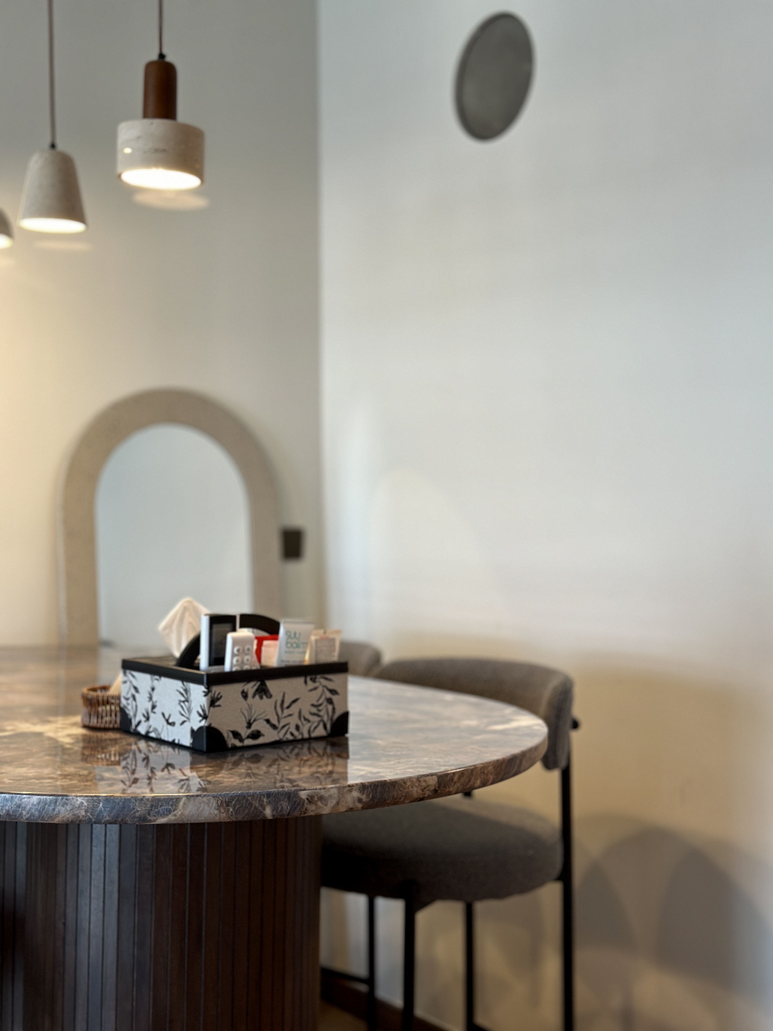 Designing a Modern Lux Dining Space | 4-Room in Tampines