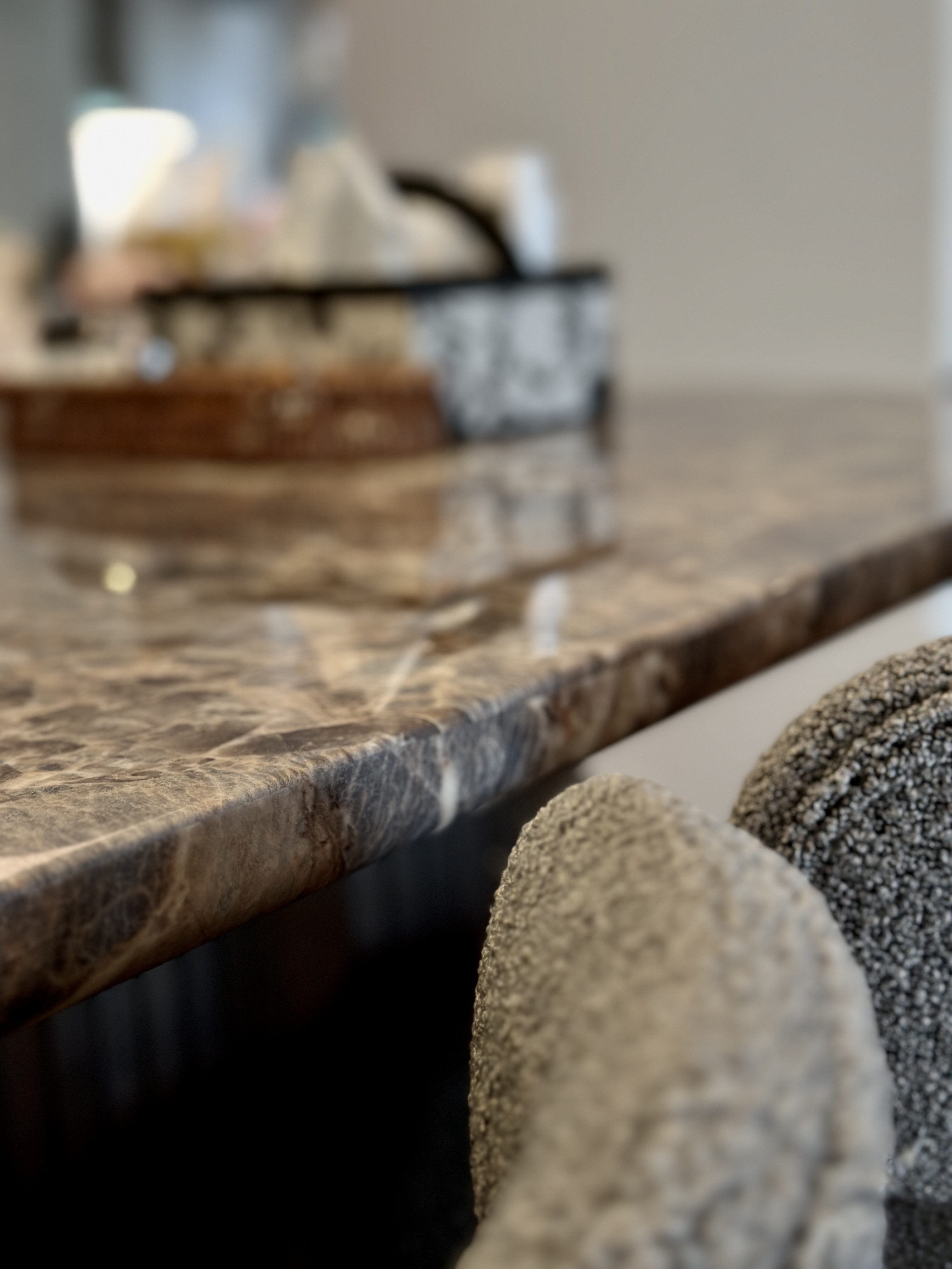 Designing a Modern Lux Dining Space | 4-Room in Tampines