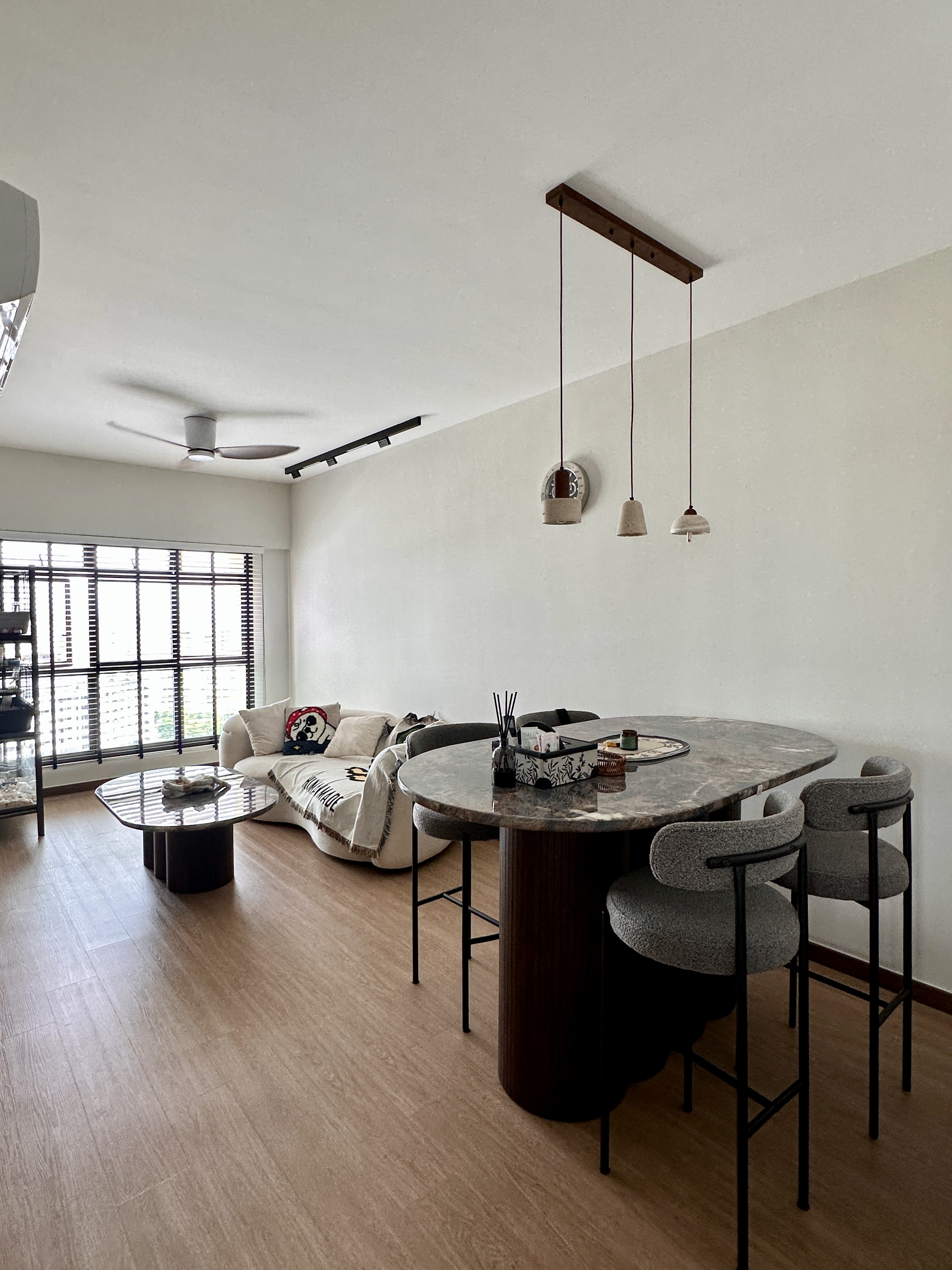 Designing a Modern Lux Dining Space | 4-Room in Tampines