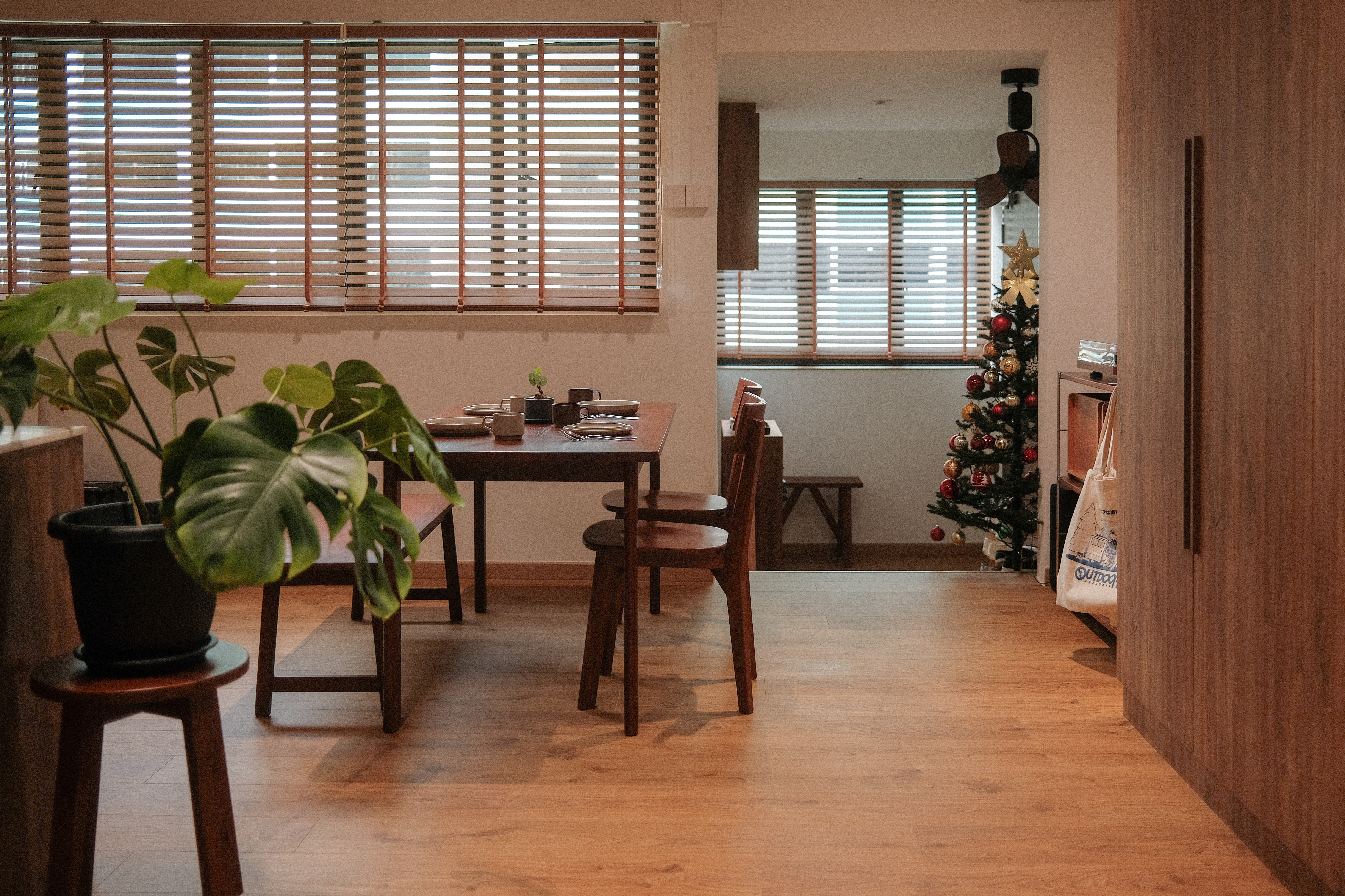 A Place for Gatherings: Why We Chose a Cozy and Simple Dining Setup