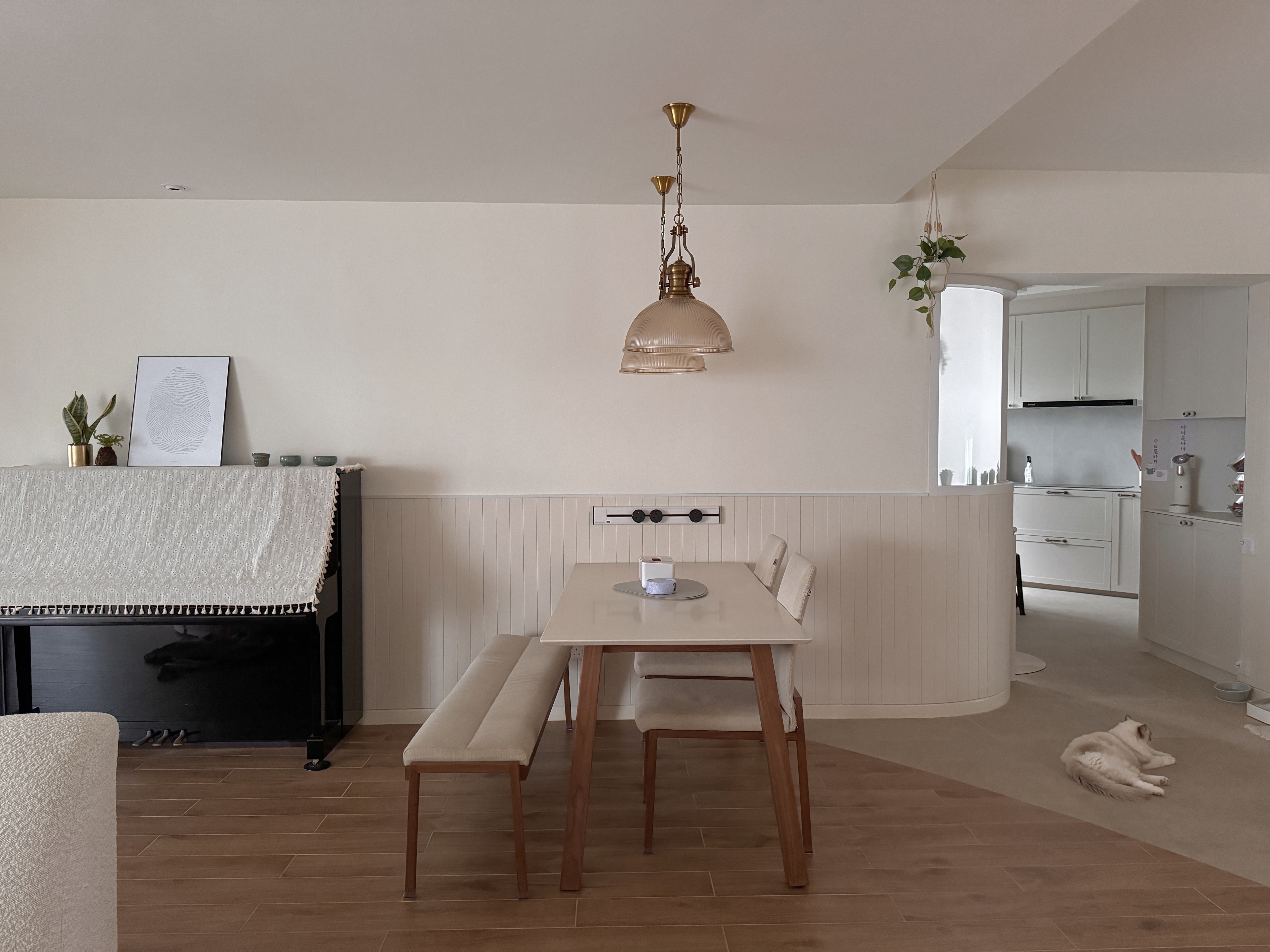 No-Frills, Warm and Cozy Functional Dining Area