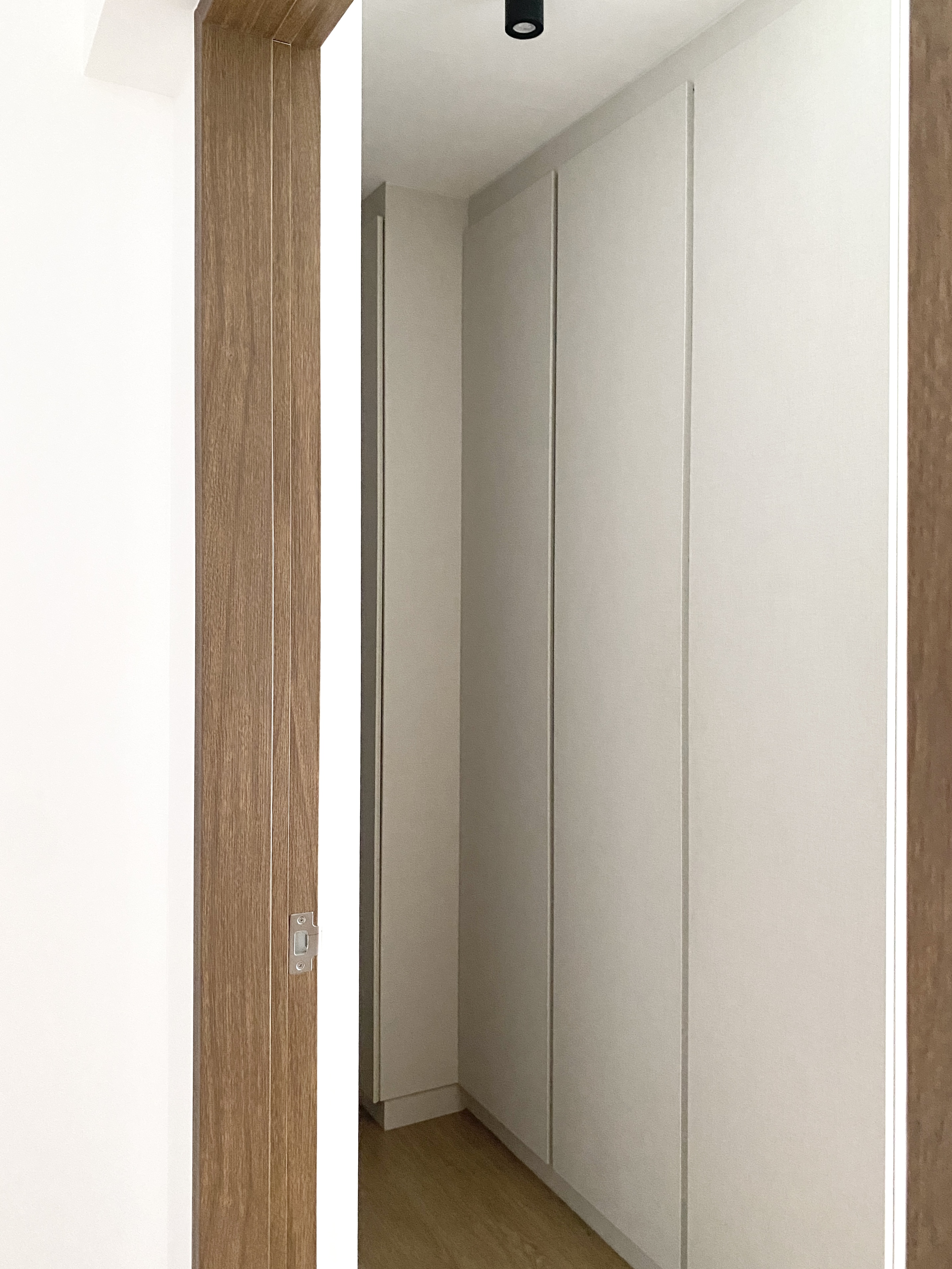 Bedroom: Maximizing Space with Platform Bed and Mini Walk in Wardrobe