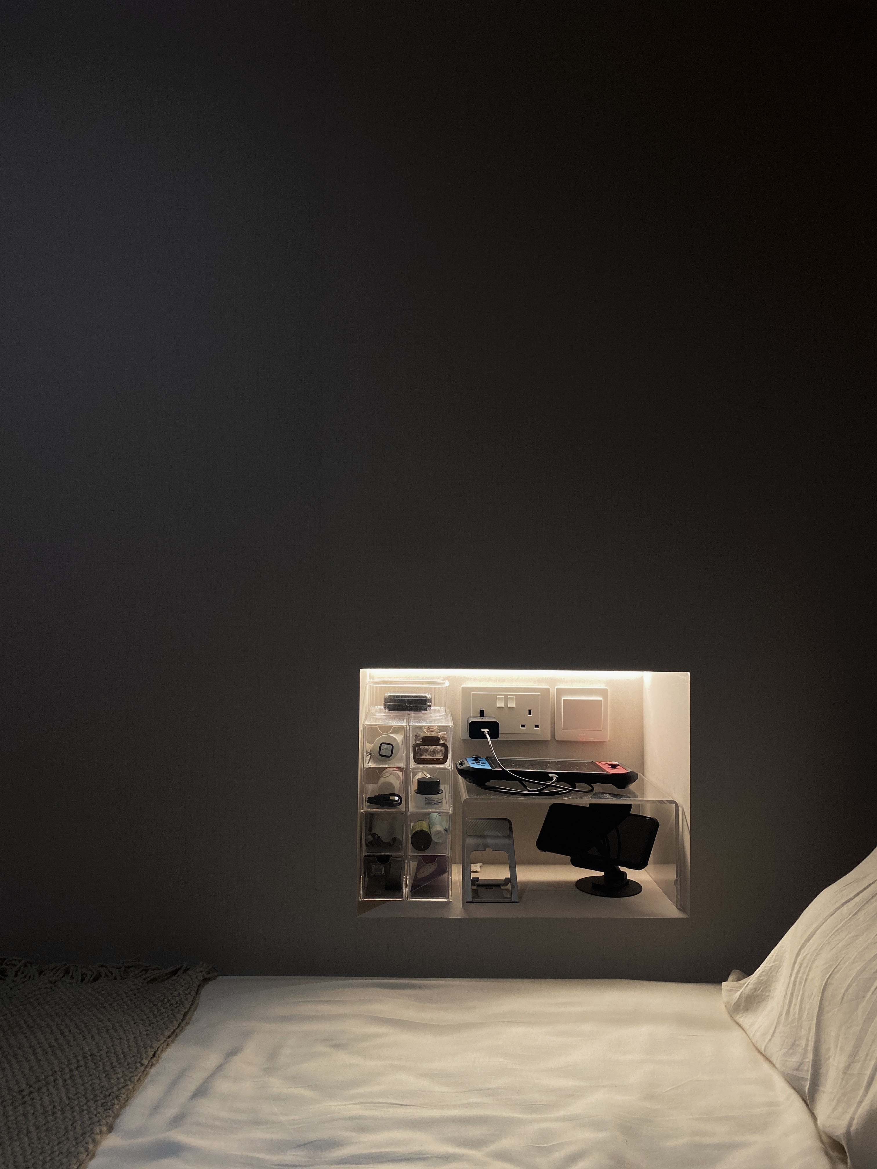 Bedroom:-Maximizing-Space-with-Platform-Bed-and-Mini-Walk-in-Wardrobe