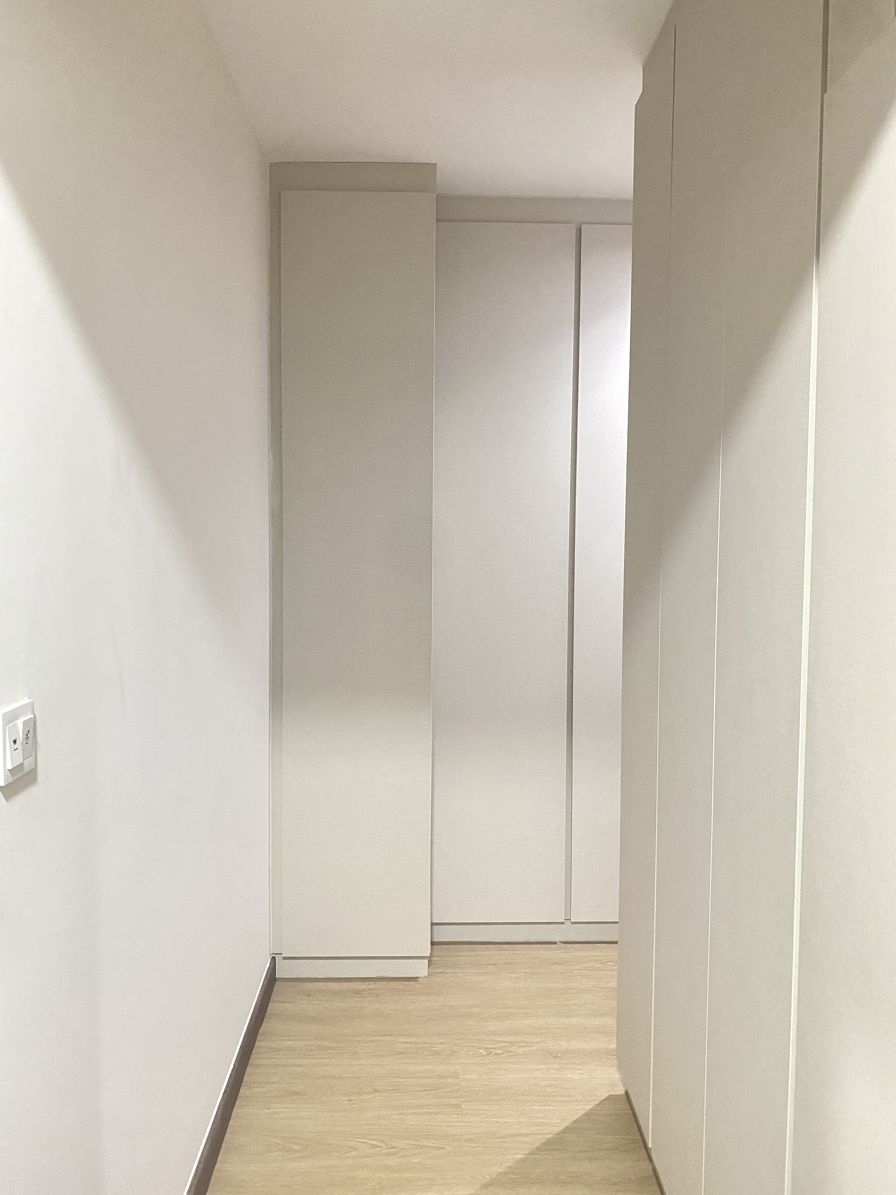 Bedroom: Maximizing Space with Platform Bed and Mini Walk in Wardrobe