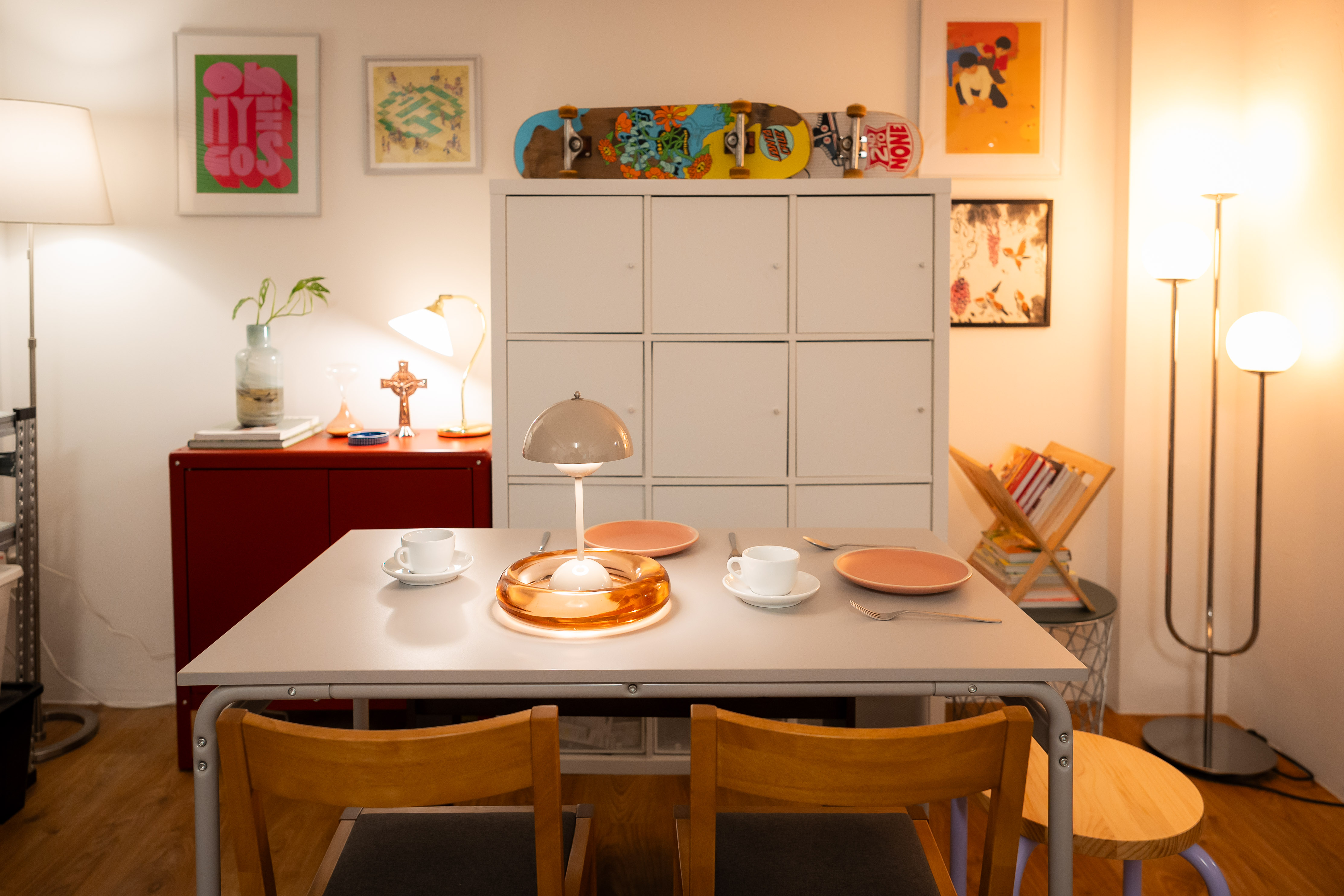 Dining-in-warmth-and-comfort-with-cosy-lighting-to-boot