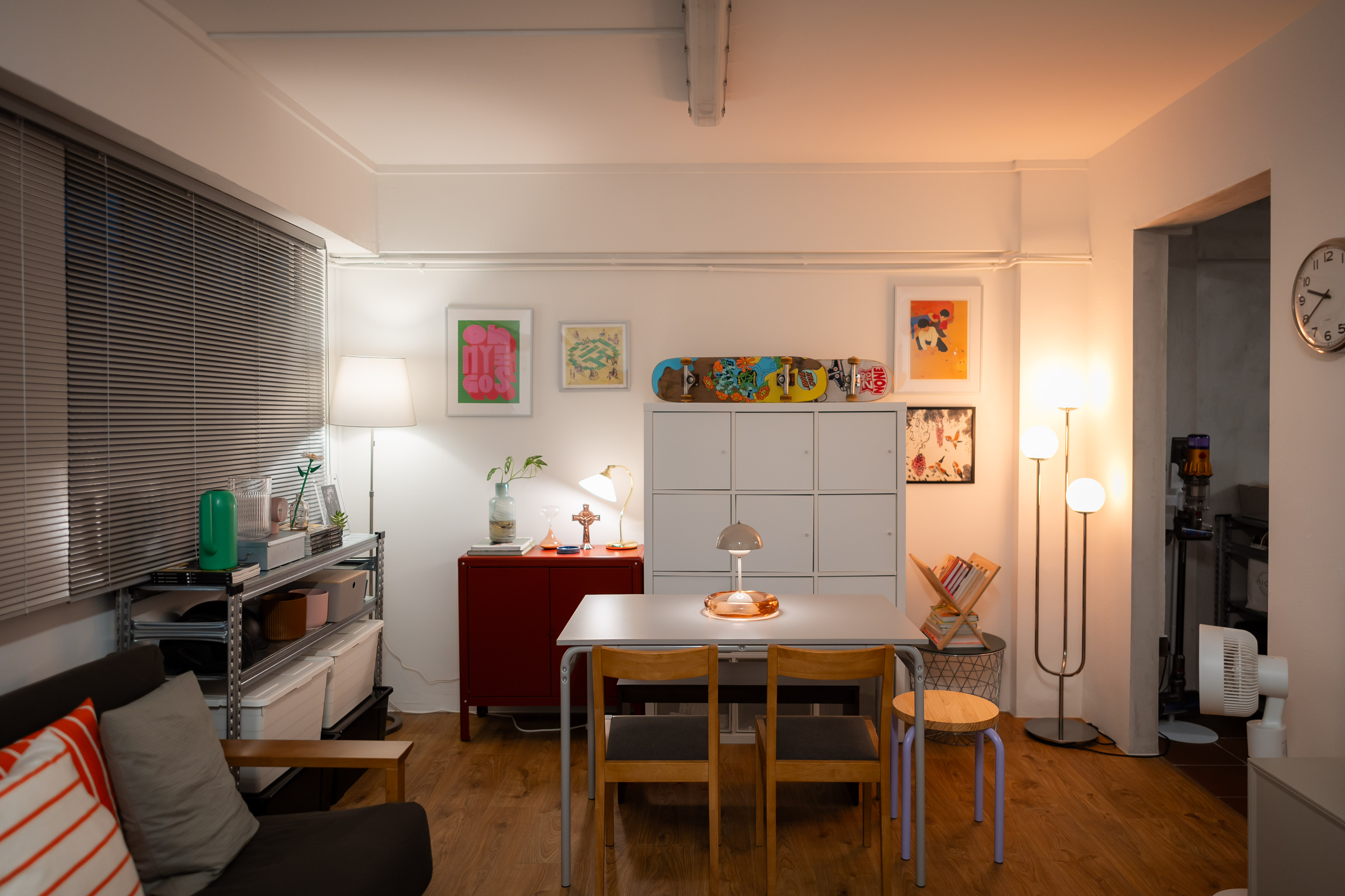 Dining-in-warmth-and-comfort-with-cosy-lighting-to-boot