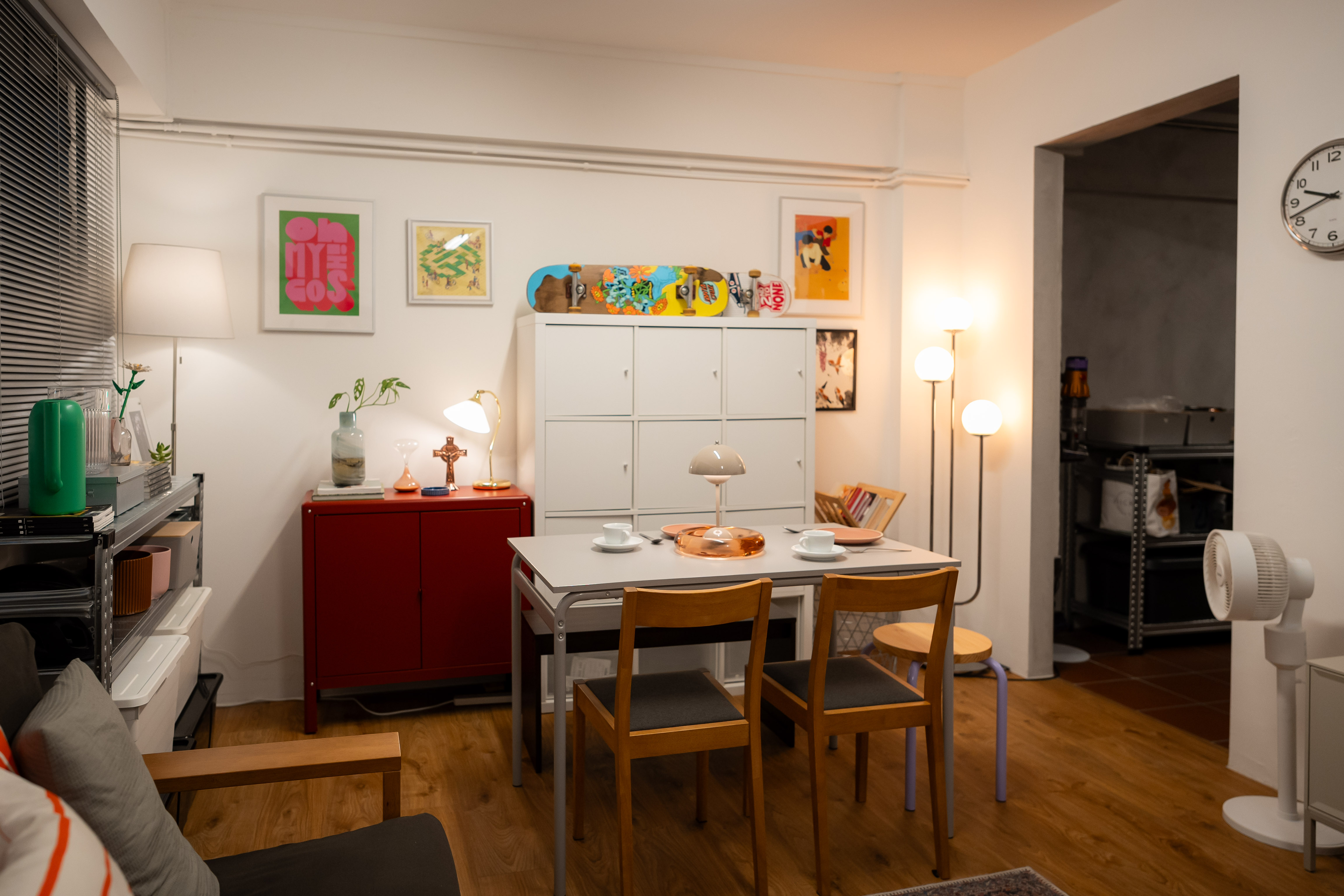 Dining-in-warmth-and-comfort-with-cosy-lighting-to-boot