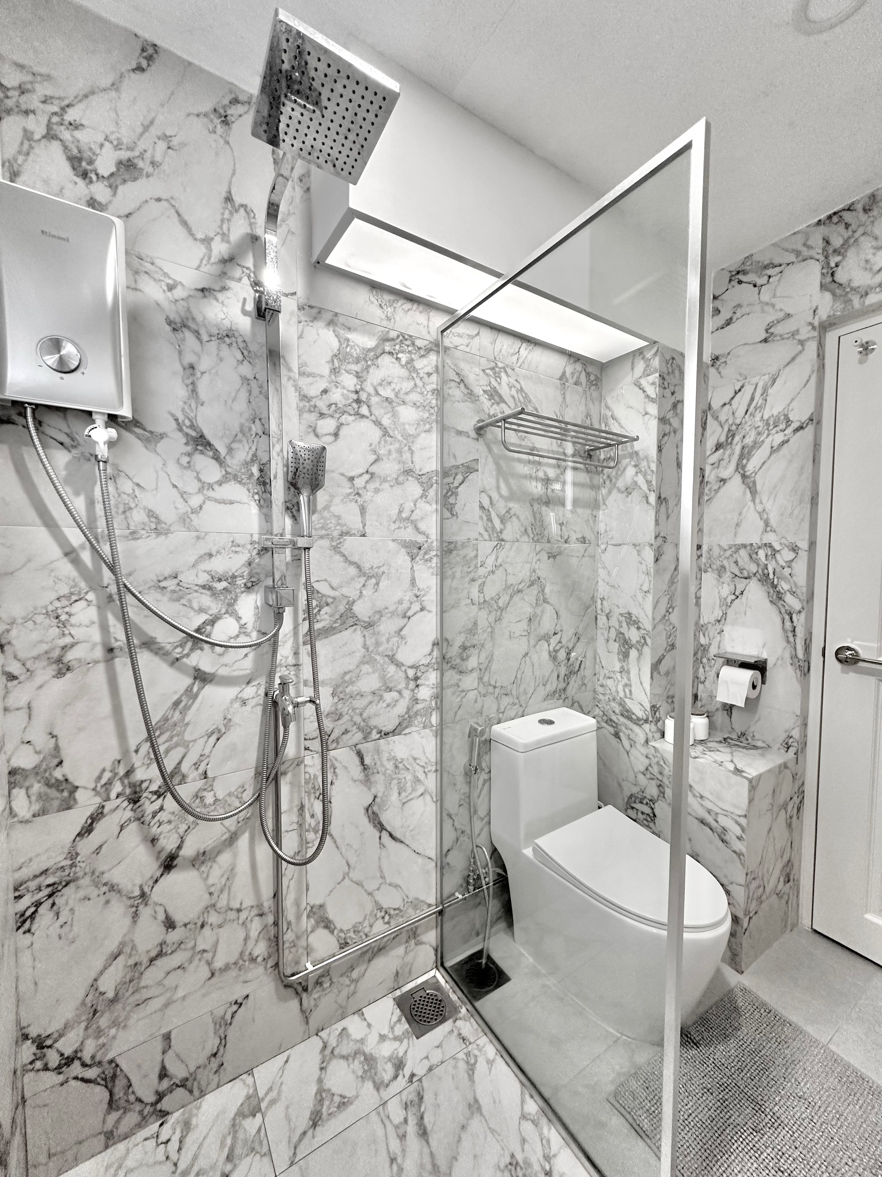 Bathroom-Tour:-No-Washbasin,-No-Problem