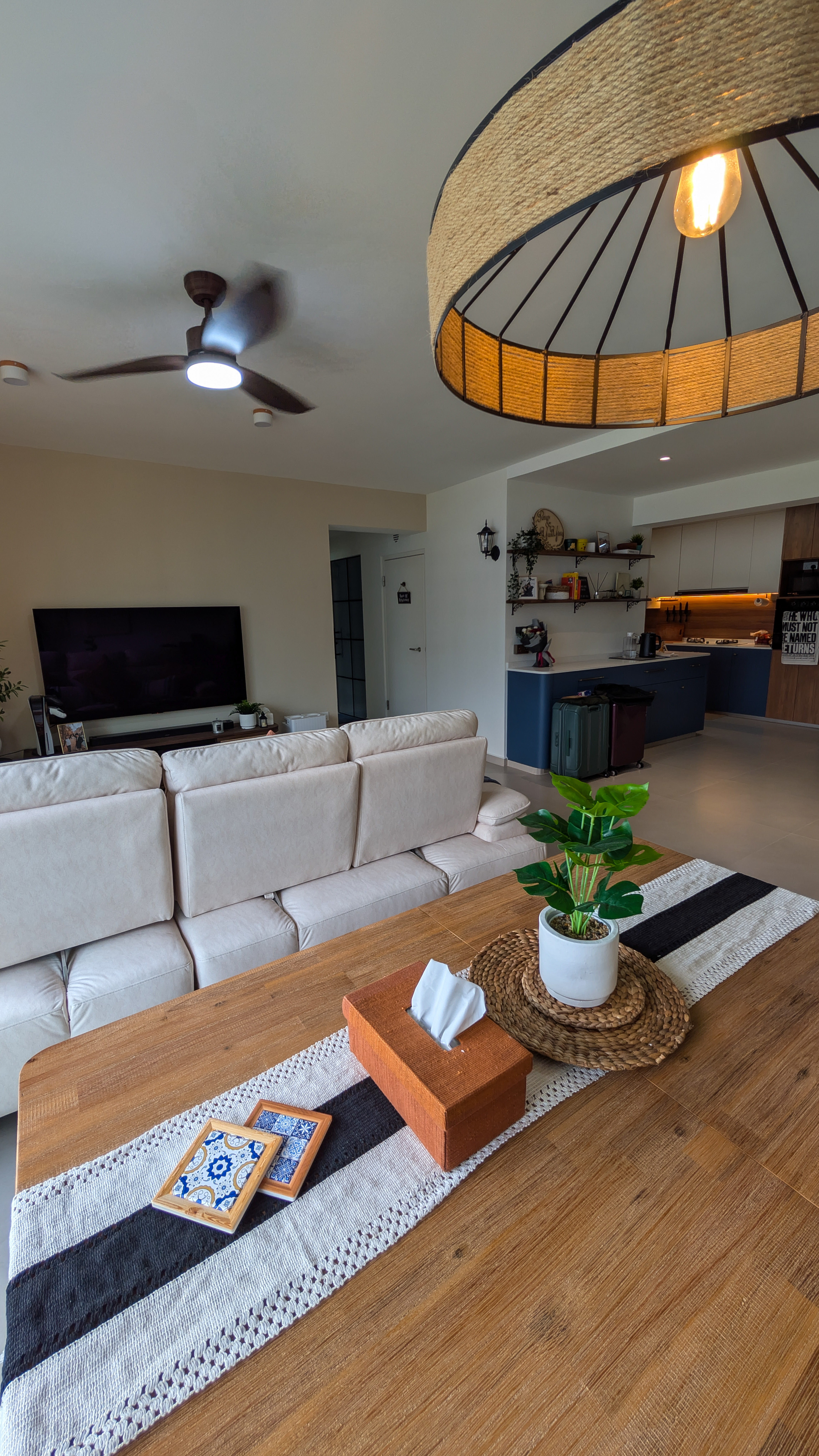 Our dining room: Making it Mediterranean with organic textures