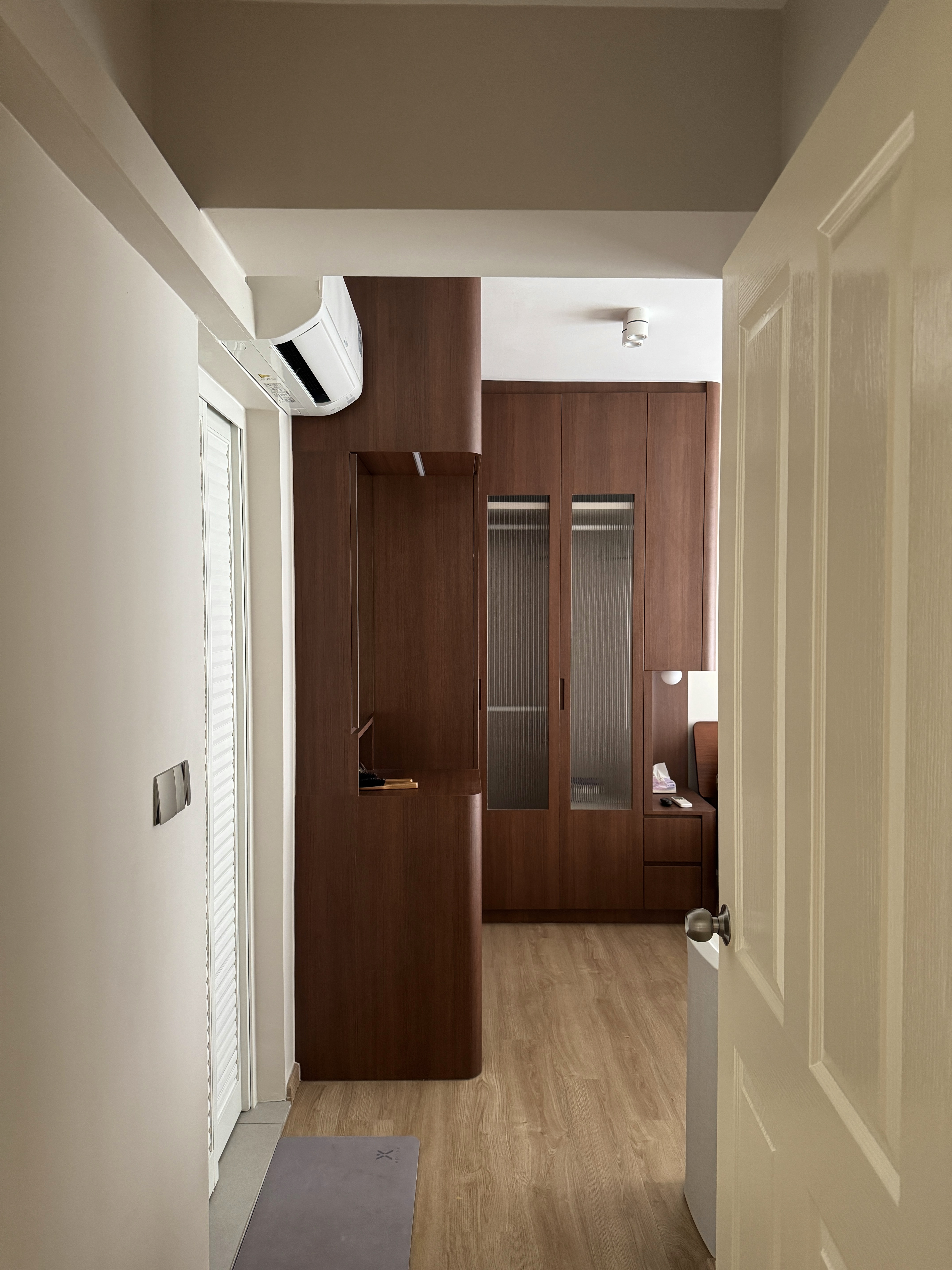 A Mid-Century Retreat: Touring Our Cosy Bedroom