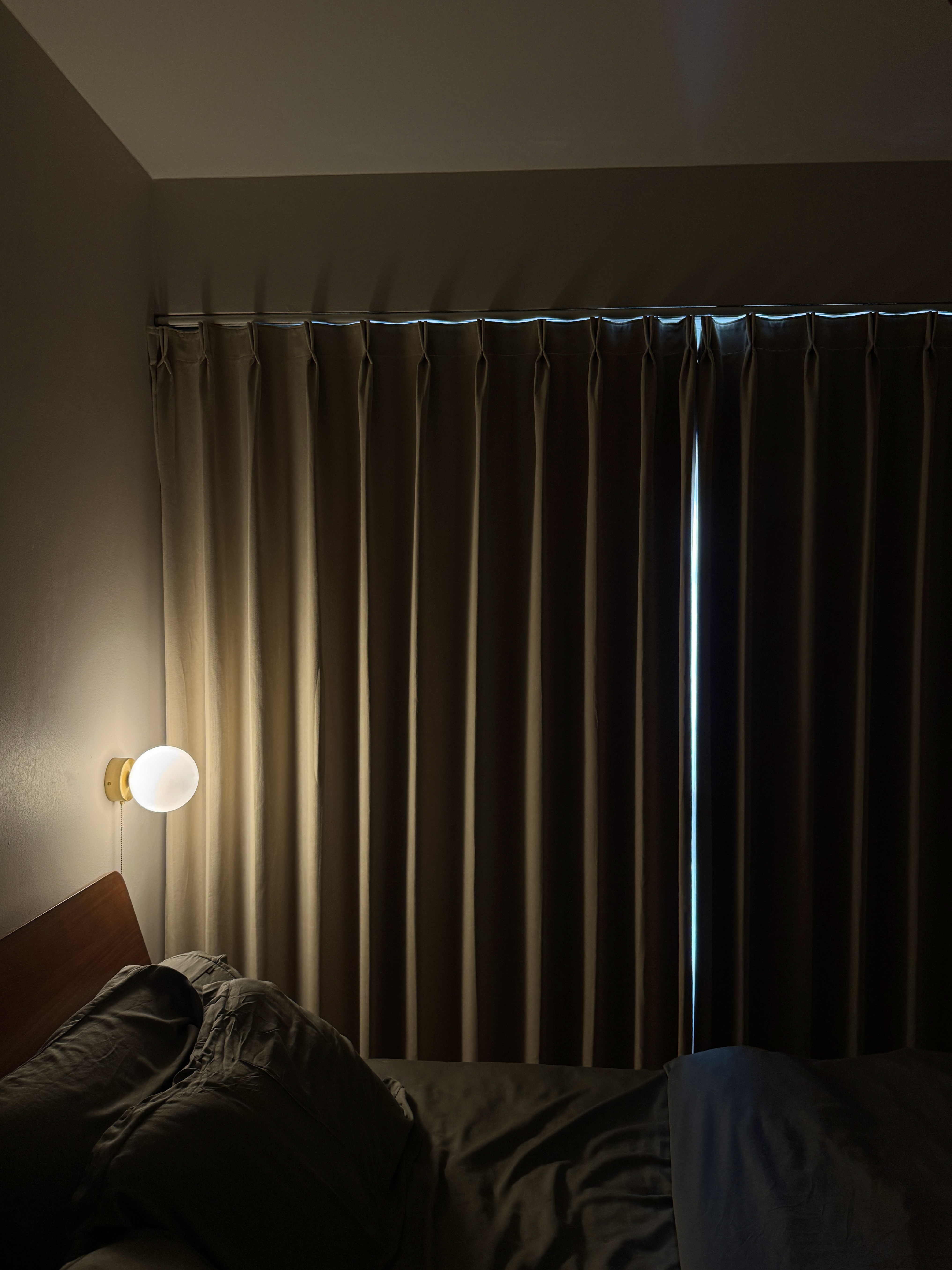 A-Mid-Century-Retreat:-Touring-Our-Cosy-Bedroom