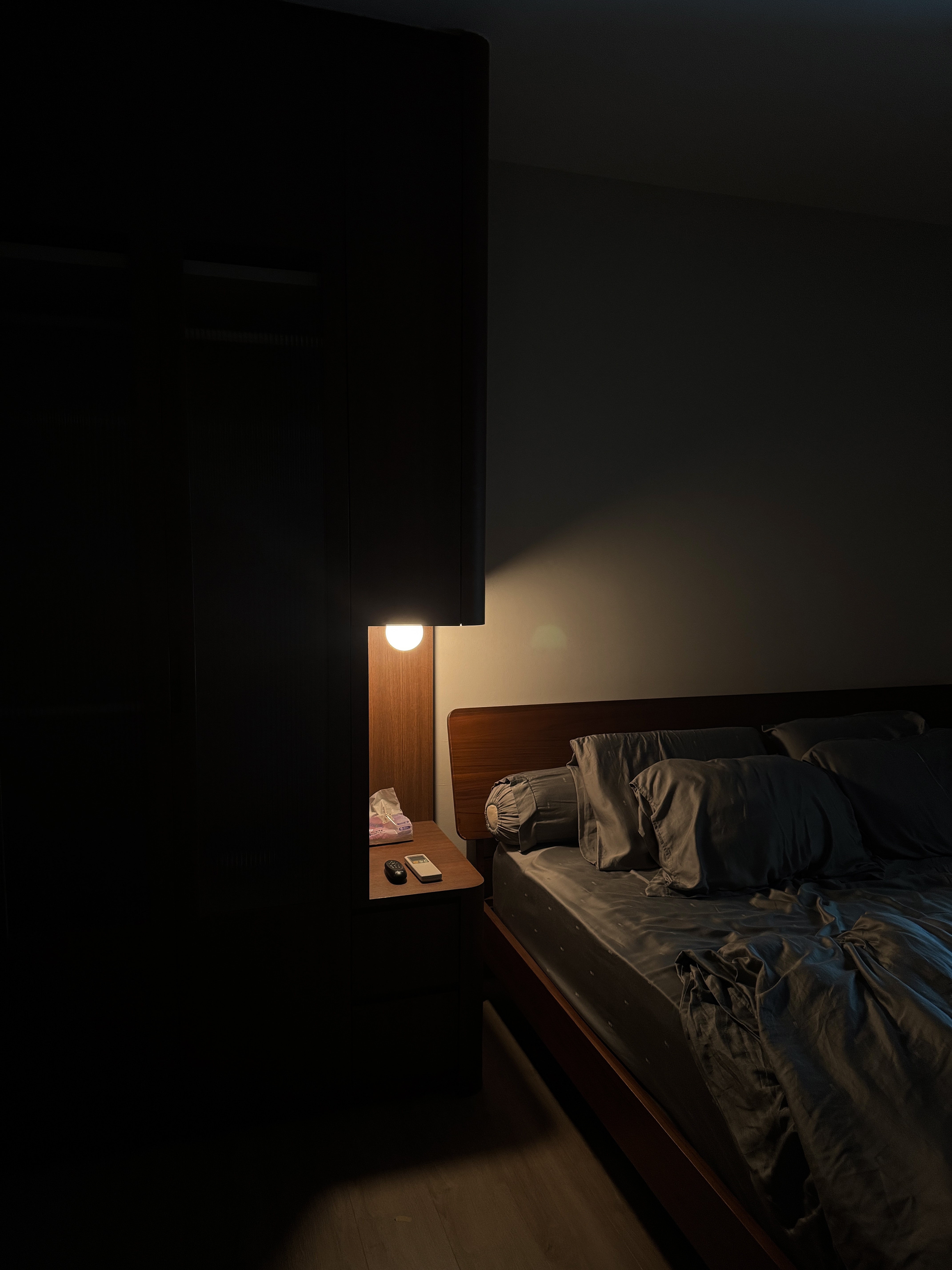 A Mid-Century Retreat: Touring Our Cosy Bedroom