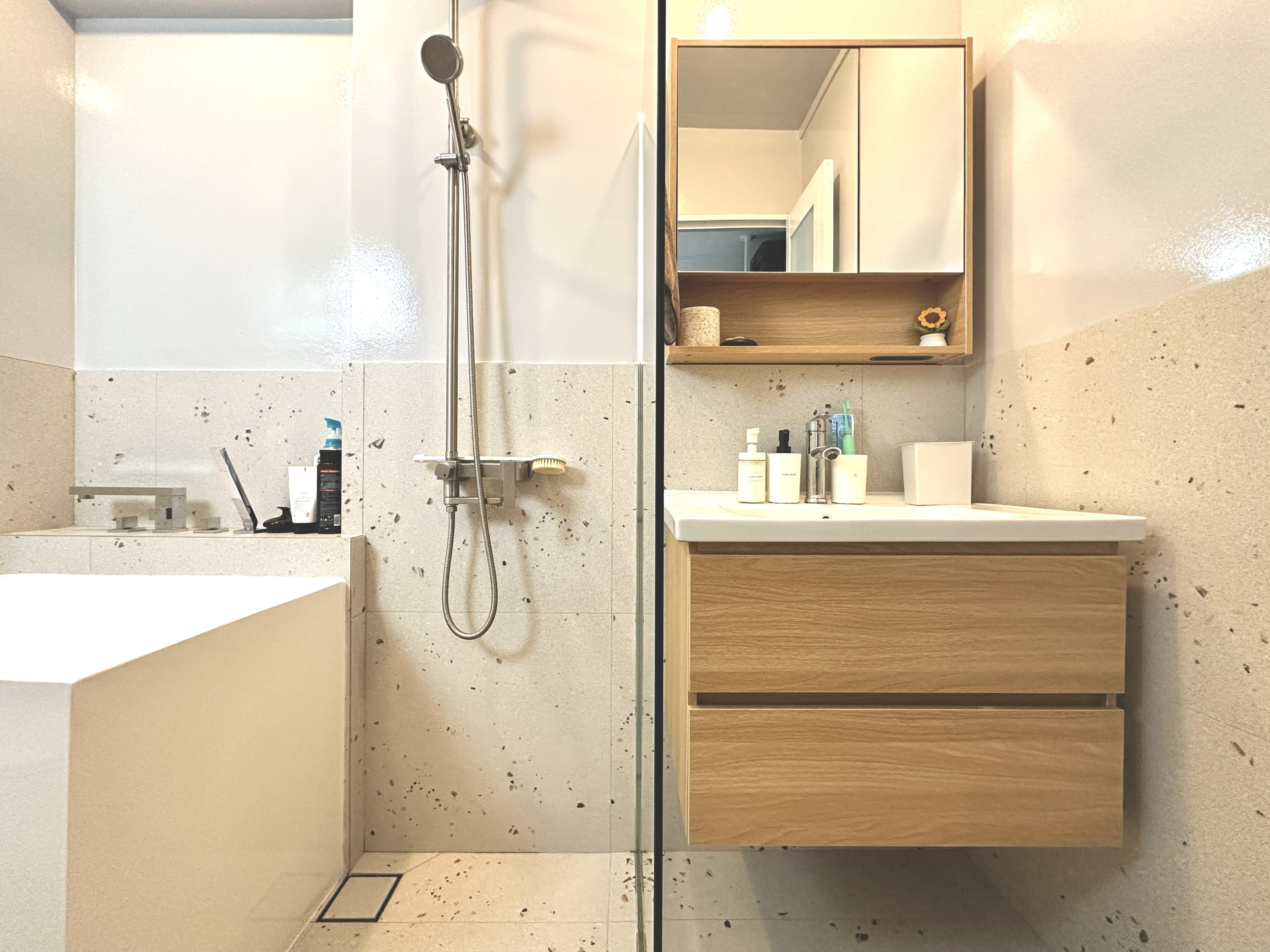 A 3-Room HDB Japandi-inspired Bathroom with a Bathtub!