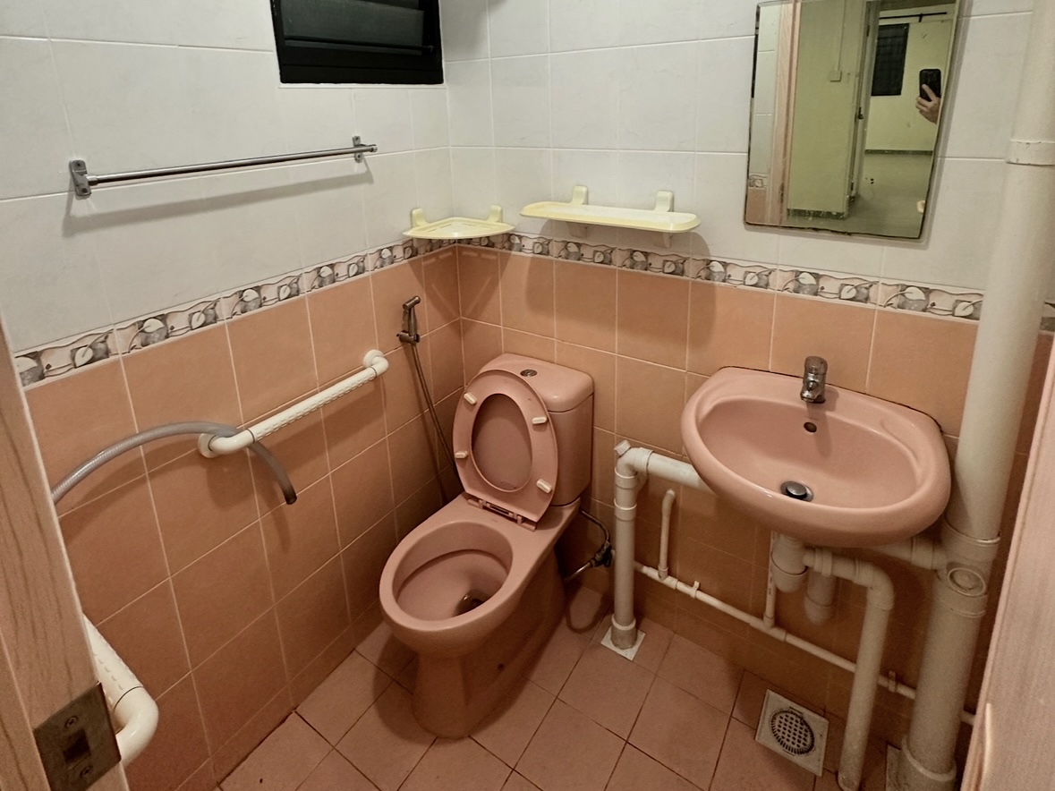 A 3-Room HDB Japandi-inspired Bathroom with a Bathtub!