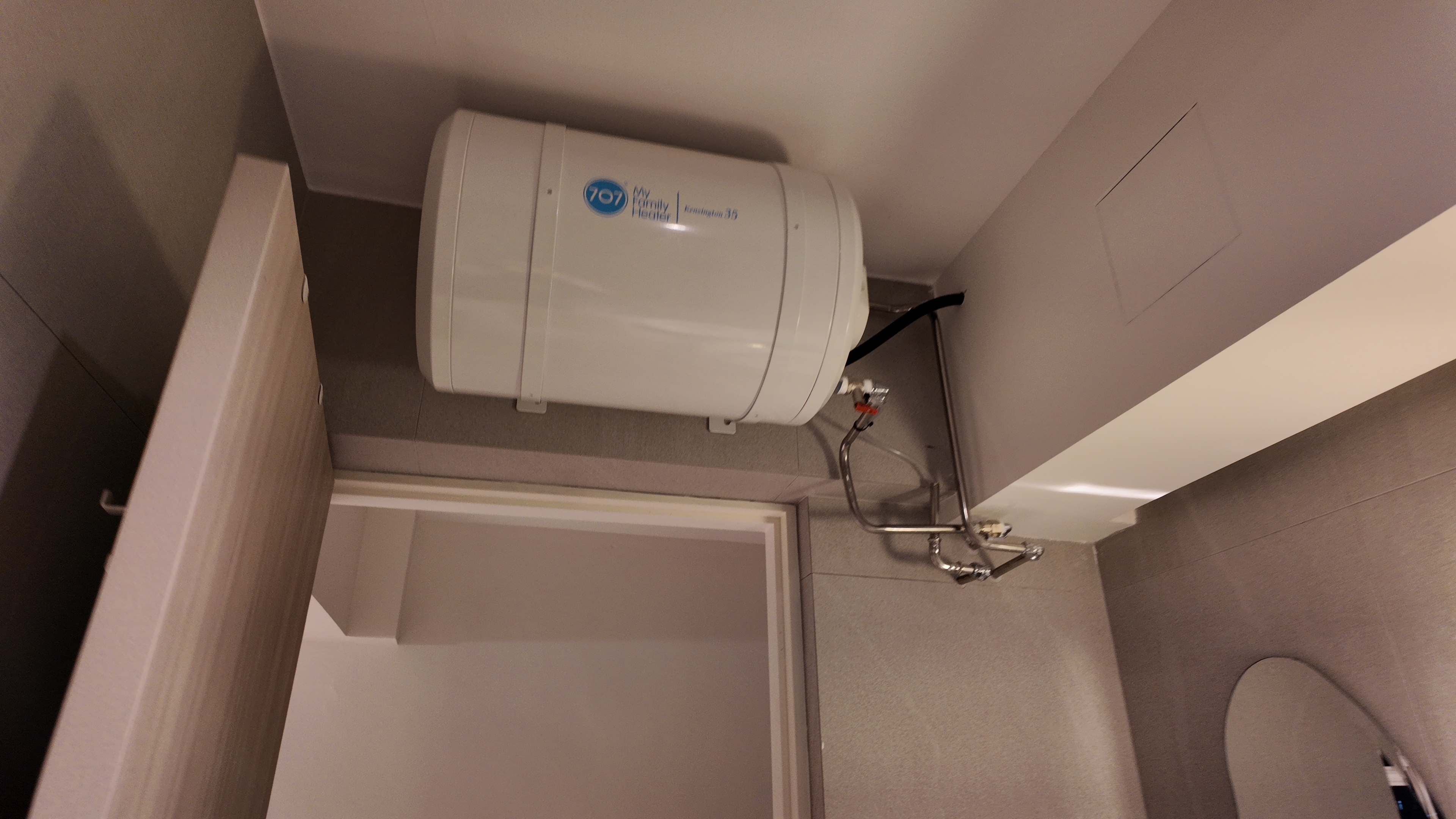 Our-Hotel-Inspired-Bathroom-Makeover-with-Just-1-Tile