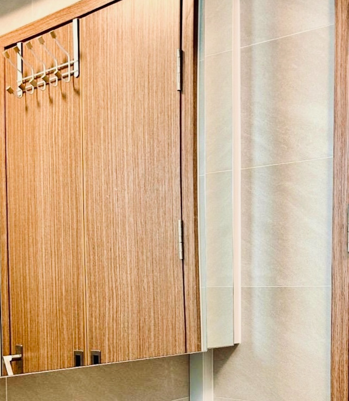 From Bland to Chic: A Minimalist Bathroom Renovation on a Budget